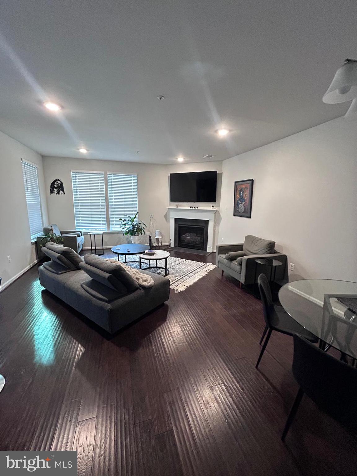 EDITORS PARK - Residential Lease