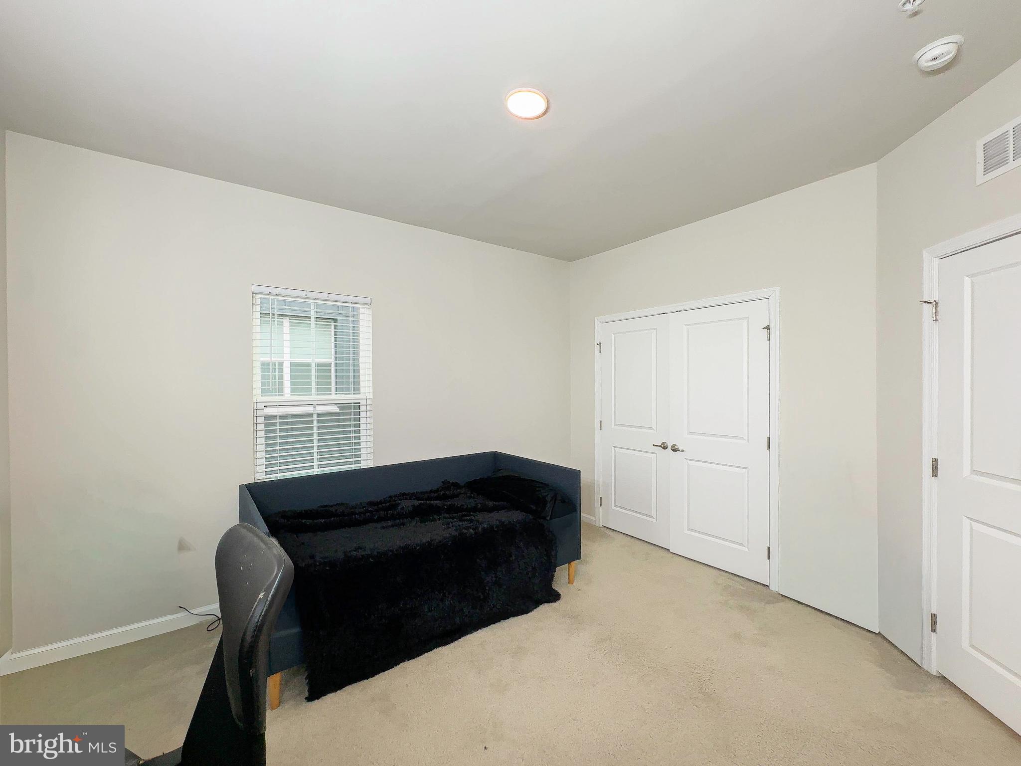 EDITORS PARK - Residential Lease