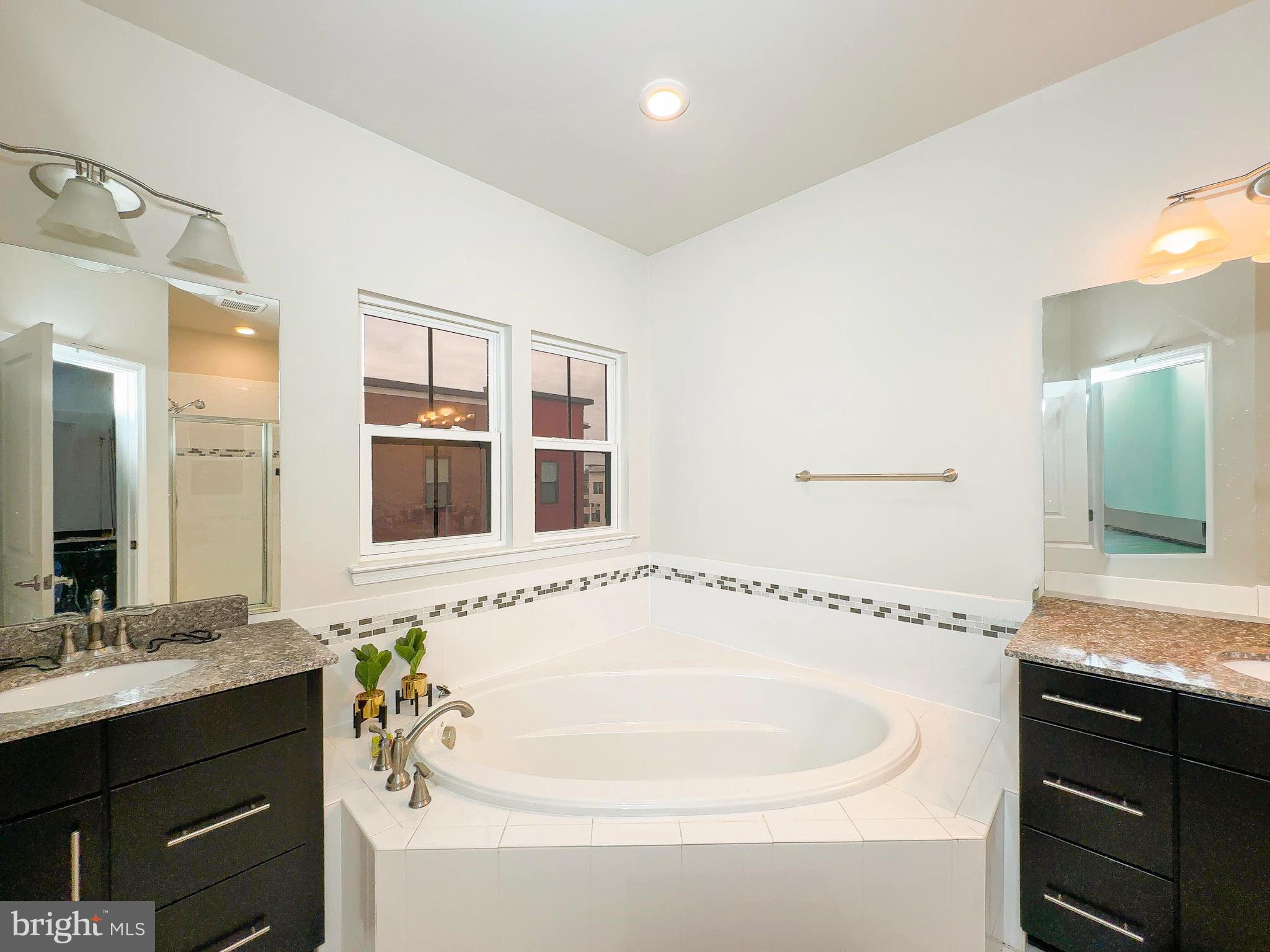 EDITORS PARK - Residential Lease