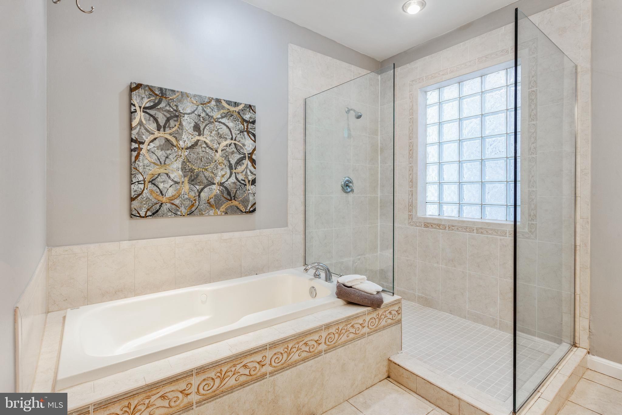 CANTON SQUARE - Residential