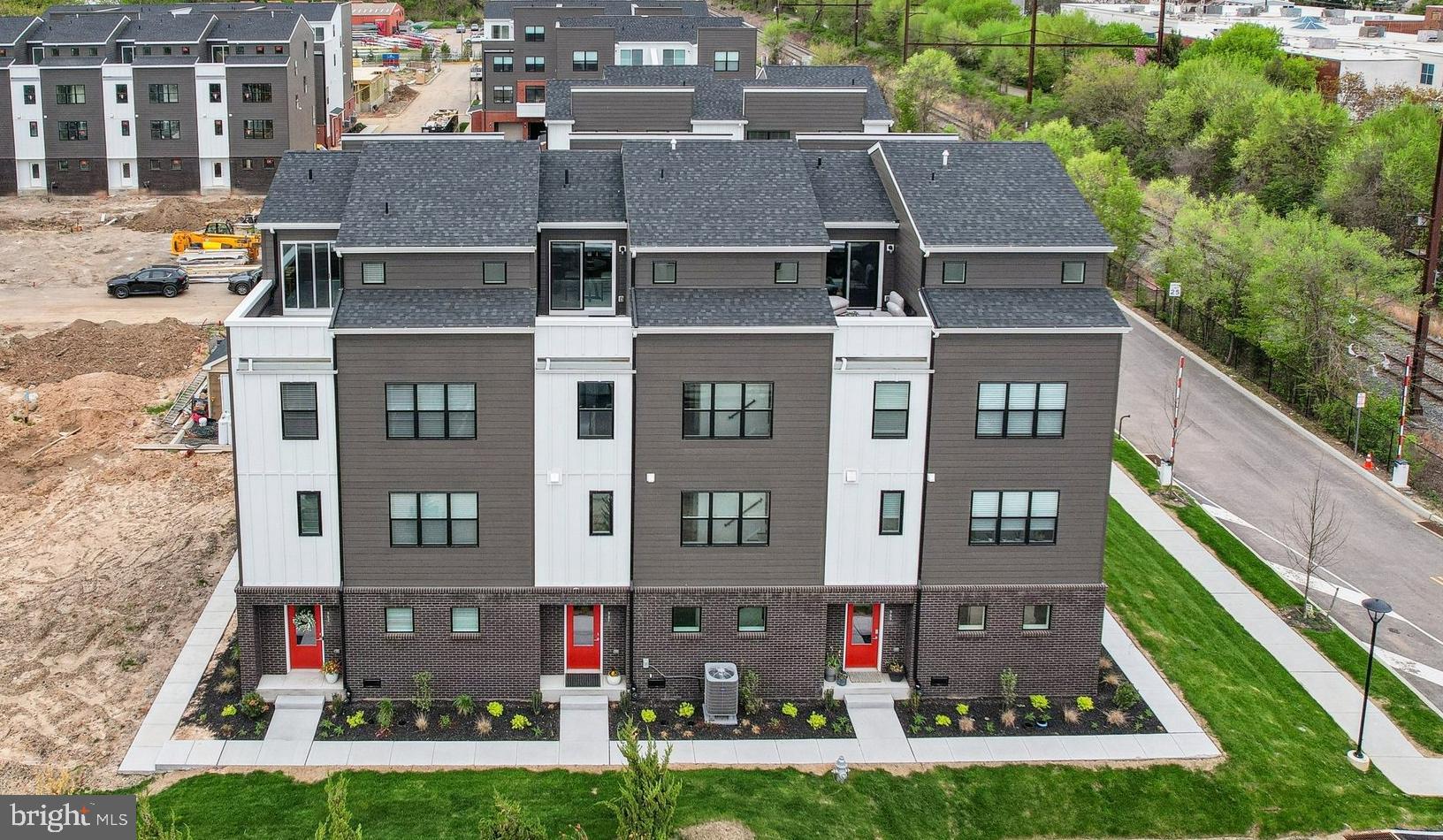 RIVER PLACE - Residential