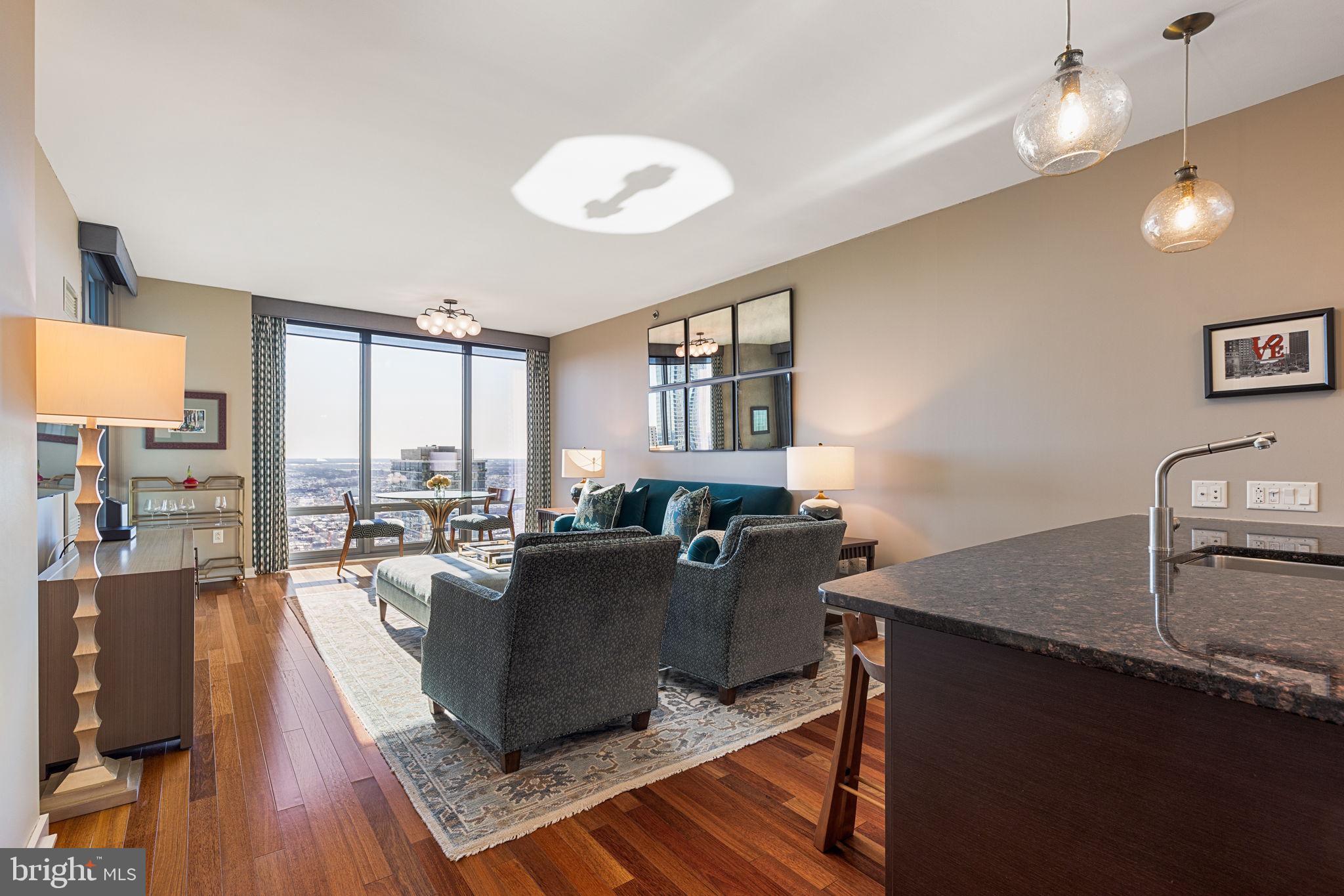 RITTENHOUSE SQUARE - Residential