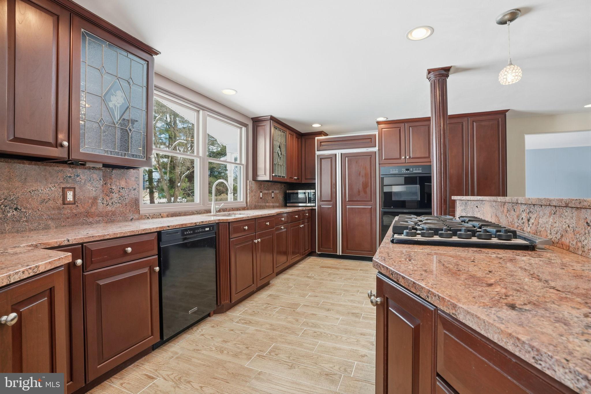 HILLWOOD TERR - Residential