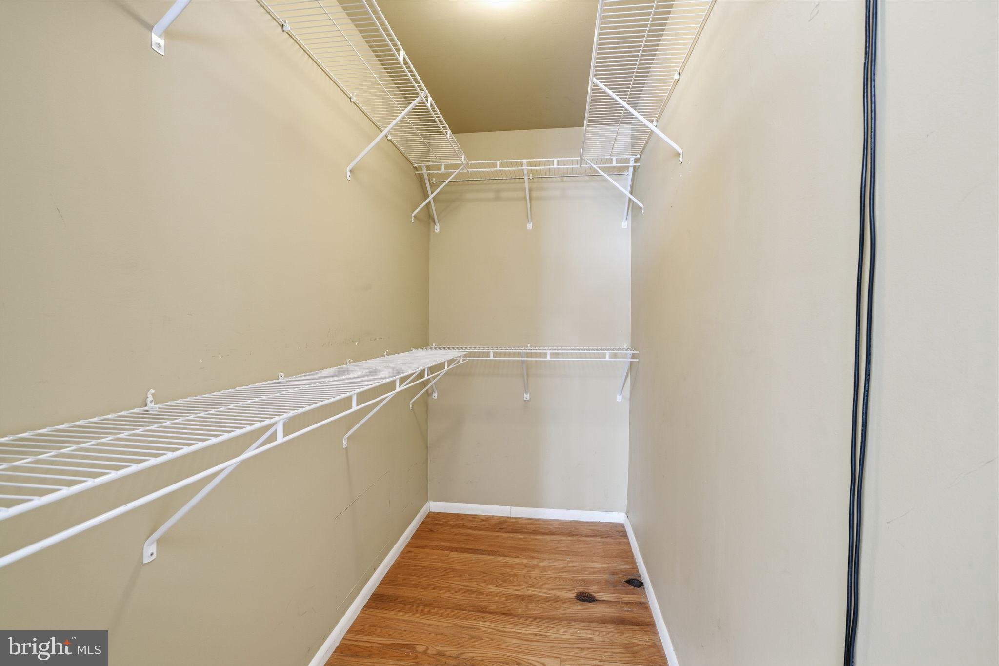 HILLWOOD TERR - Residential