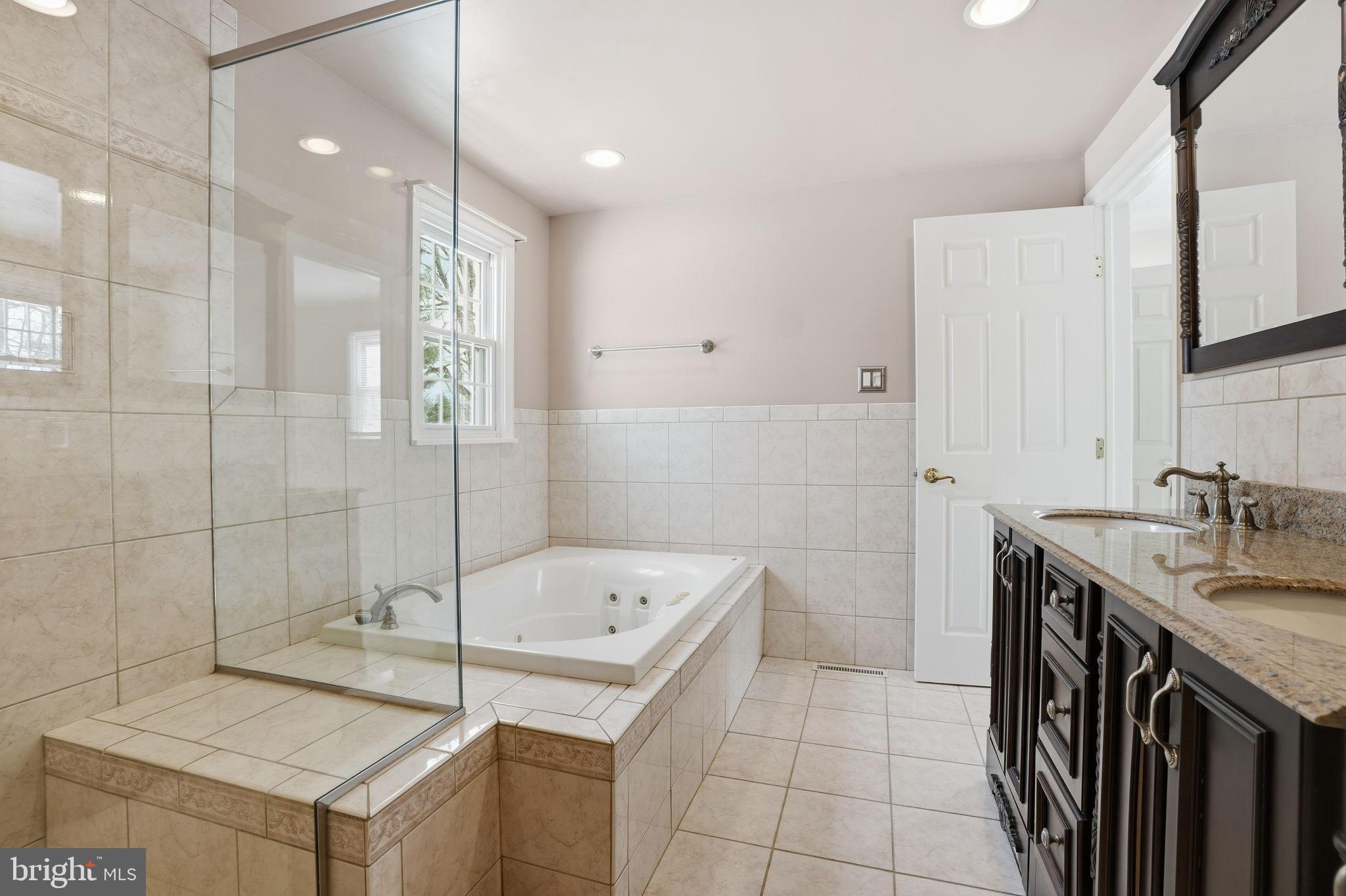 HILLWOOD TERR - Residential