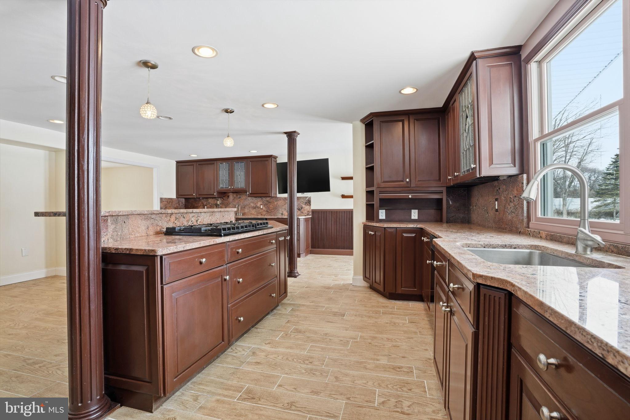 HILLWOOD TERR - Residential