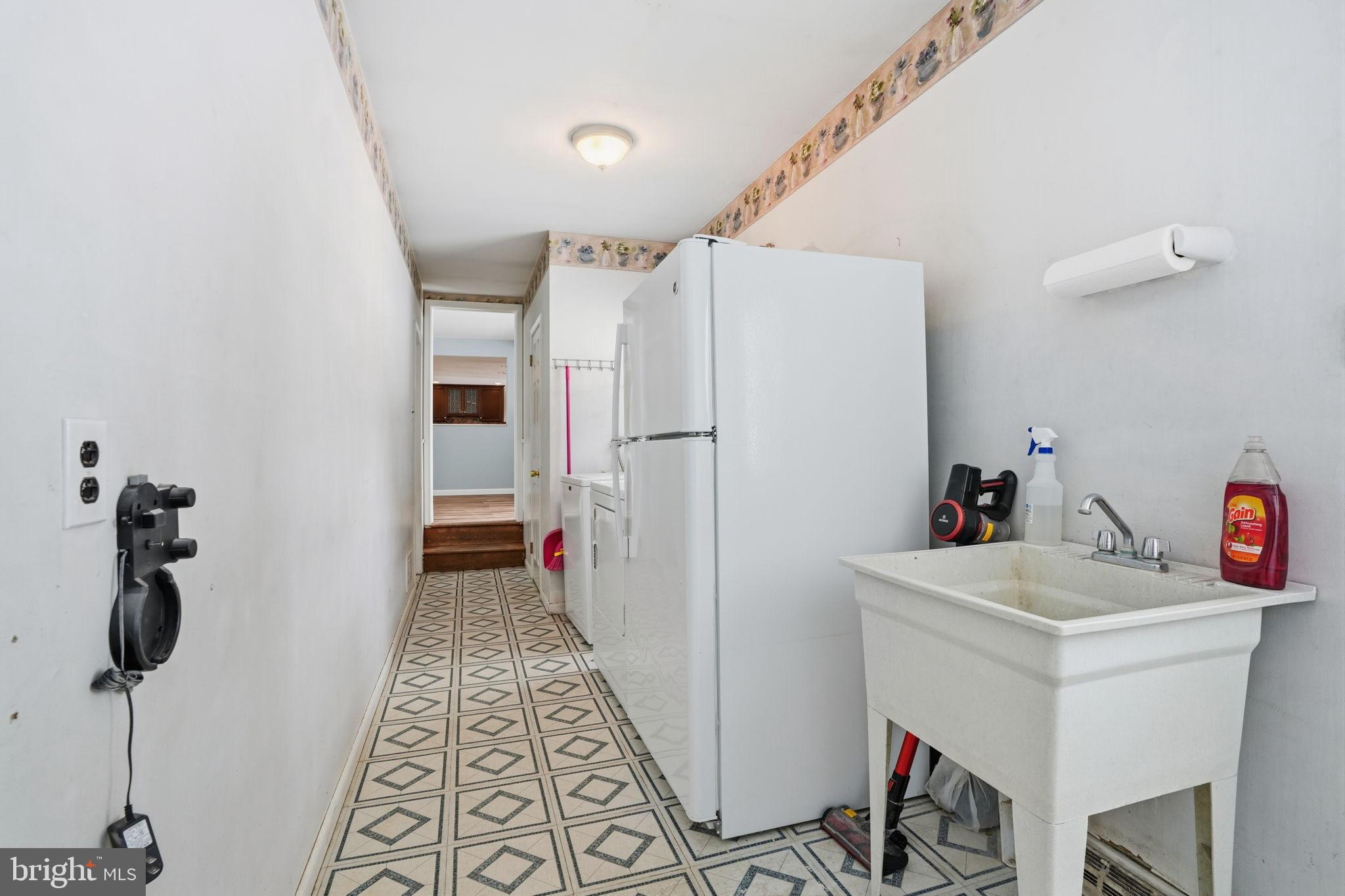 HILLWOOD TERR - Residential