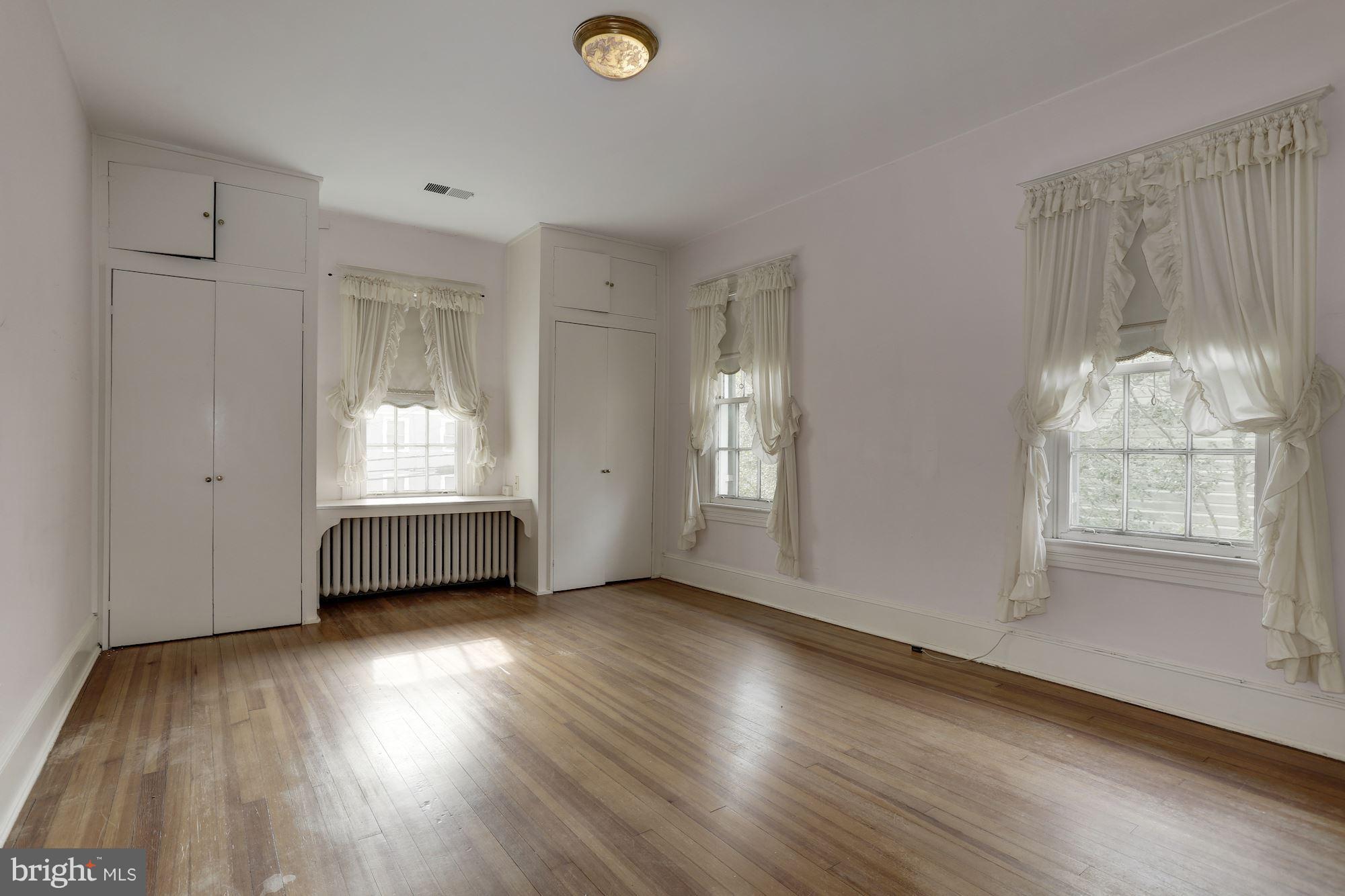 CHEVY CHASE - Residential