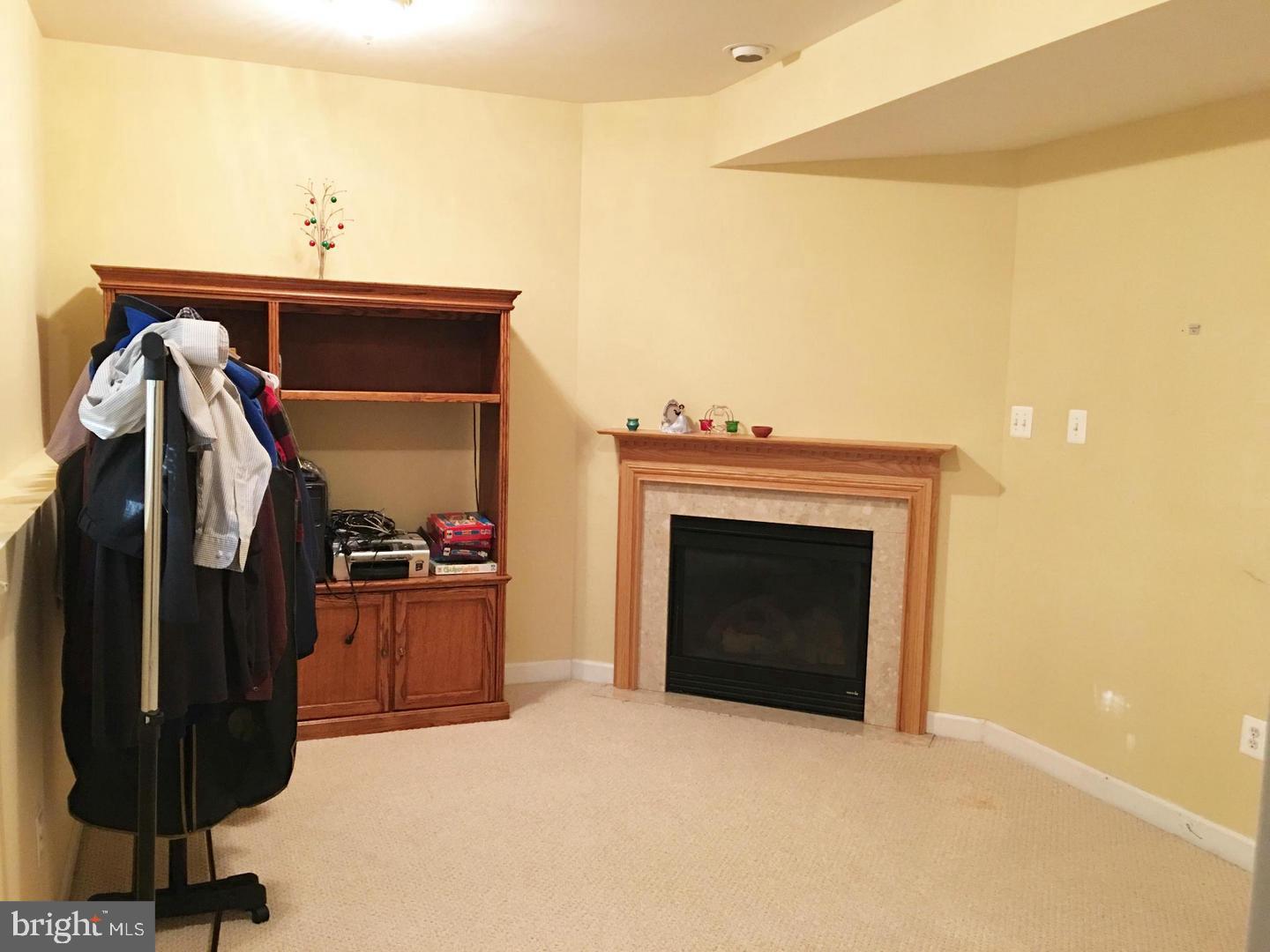 RENAISSANCE PLAZA CODM - Residential Lease