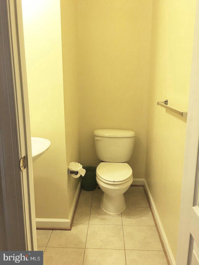 RENAISSANCE PLAZA CODM - Residential Lease