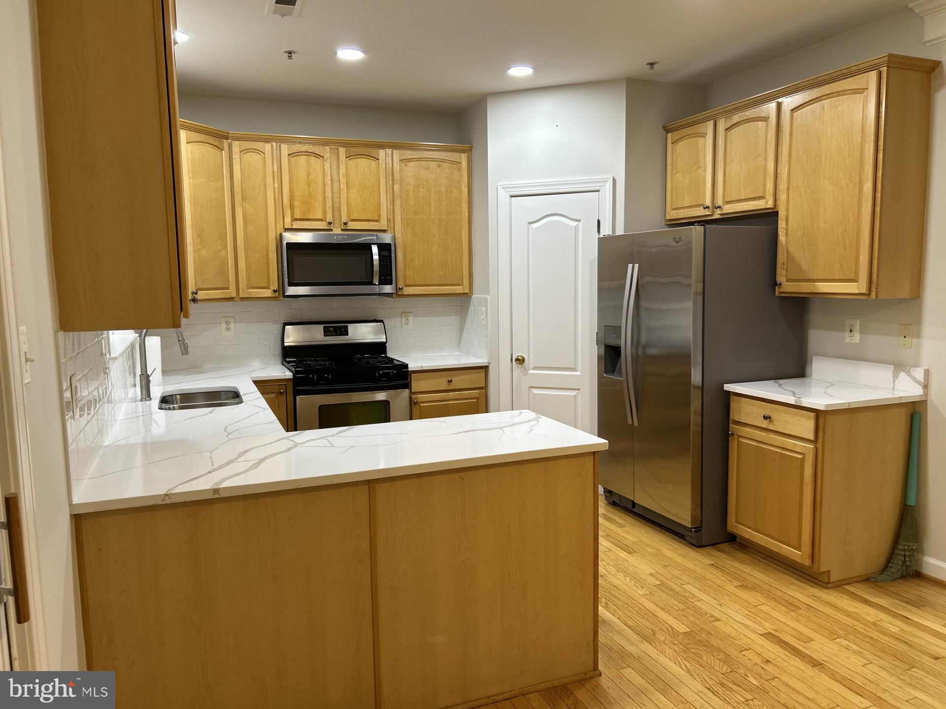 RENAISSANCE PLAZA CODM - Residential Lease