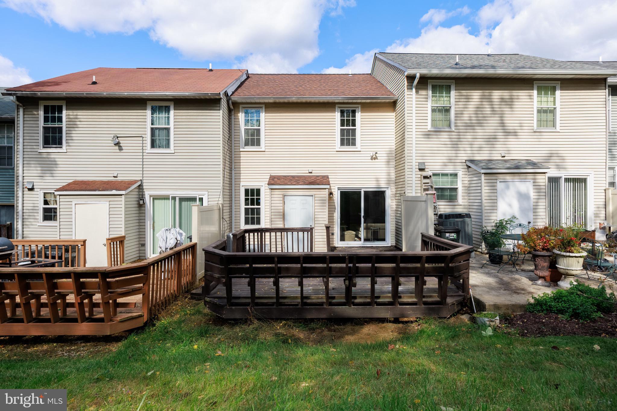 VILLAGE OAKS - Residential