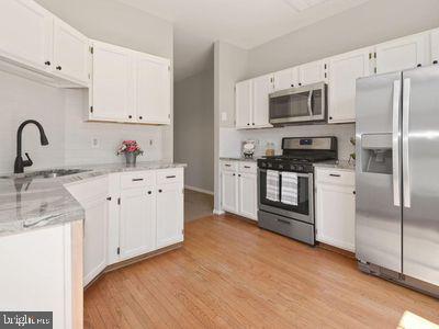 ASHBURN VILLAGE - Residential Lease