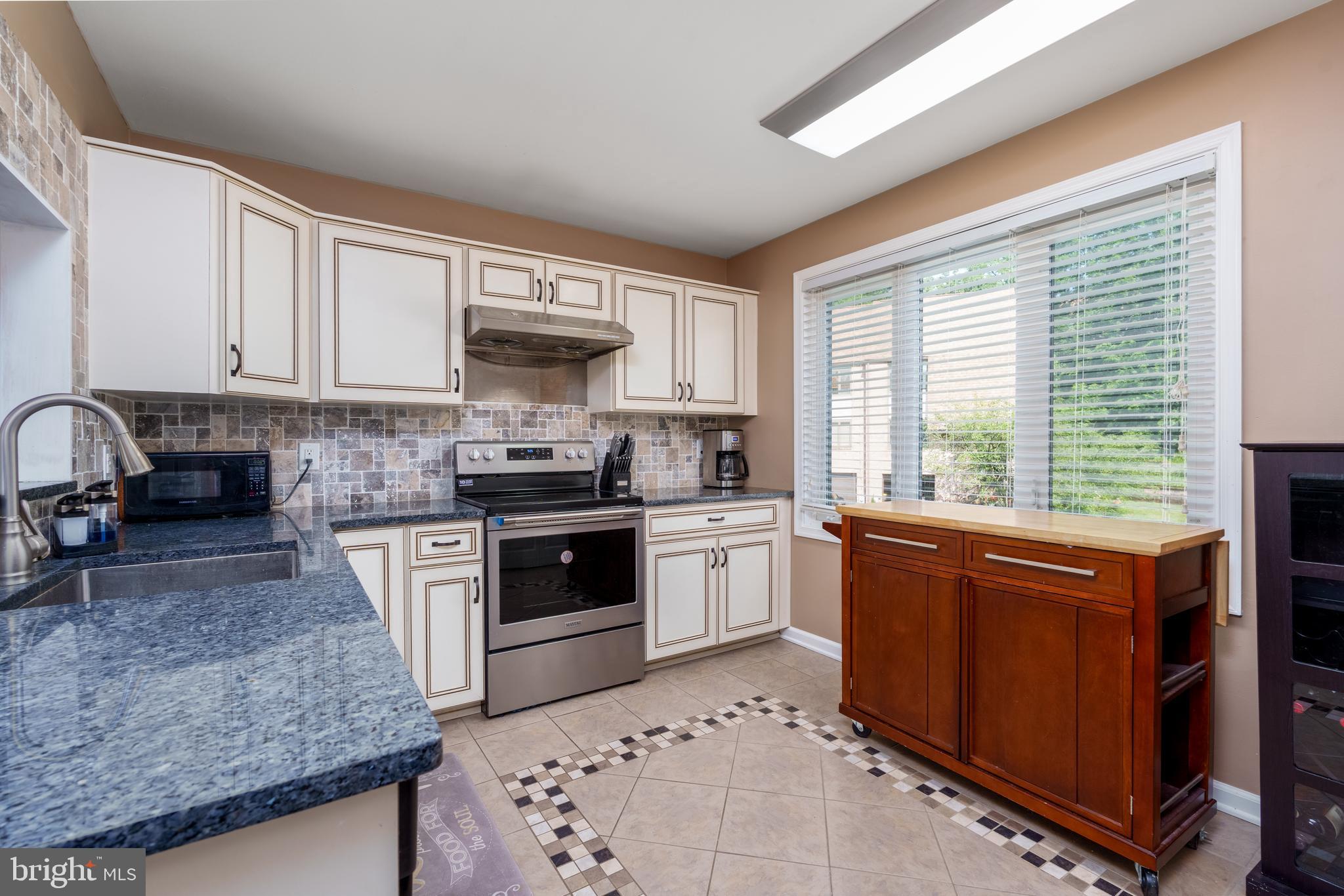 1520 VILLA ROAD