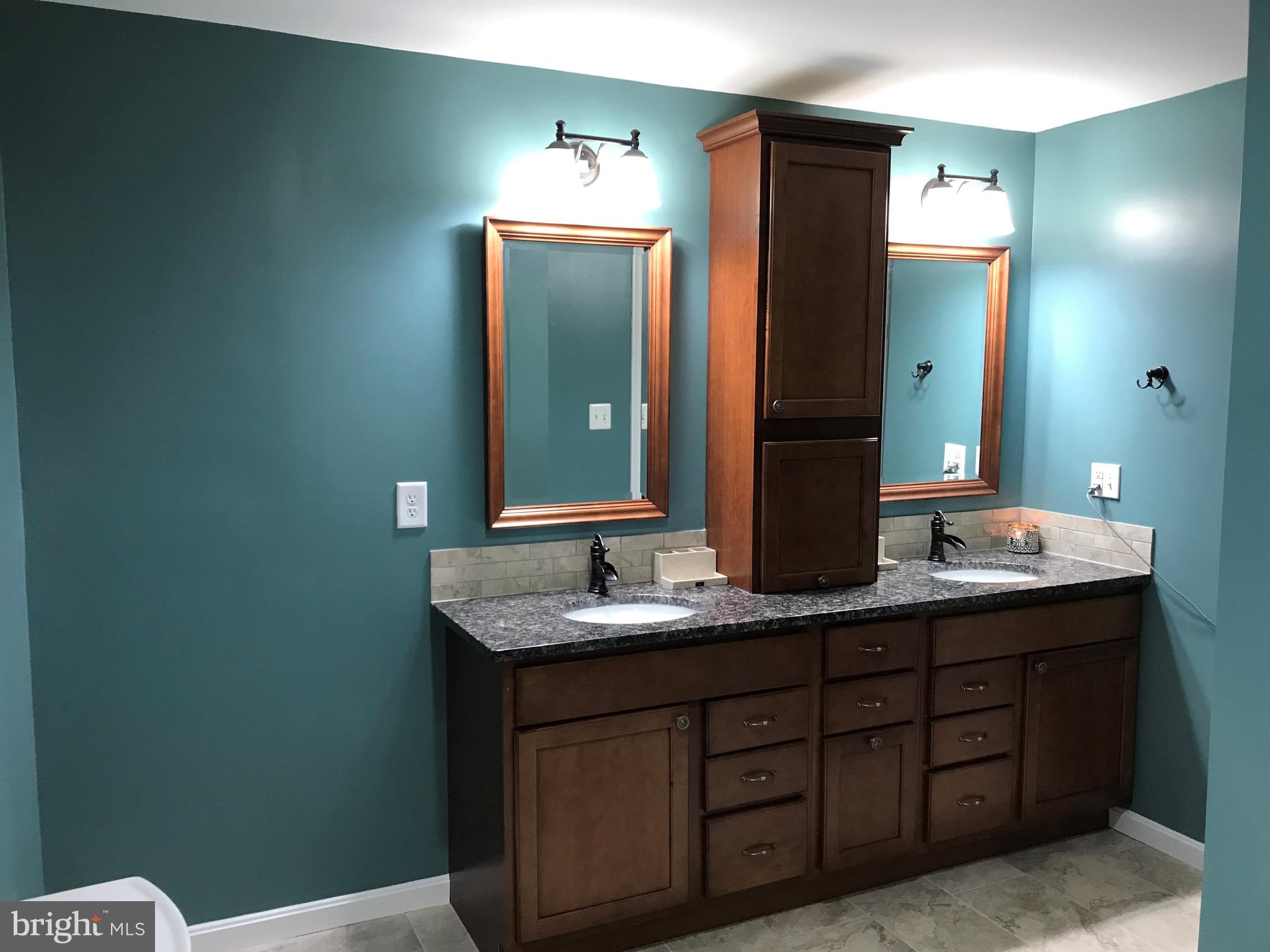 COURTS OF FOUR SEASONS - Residential