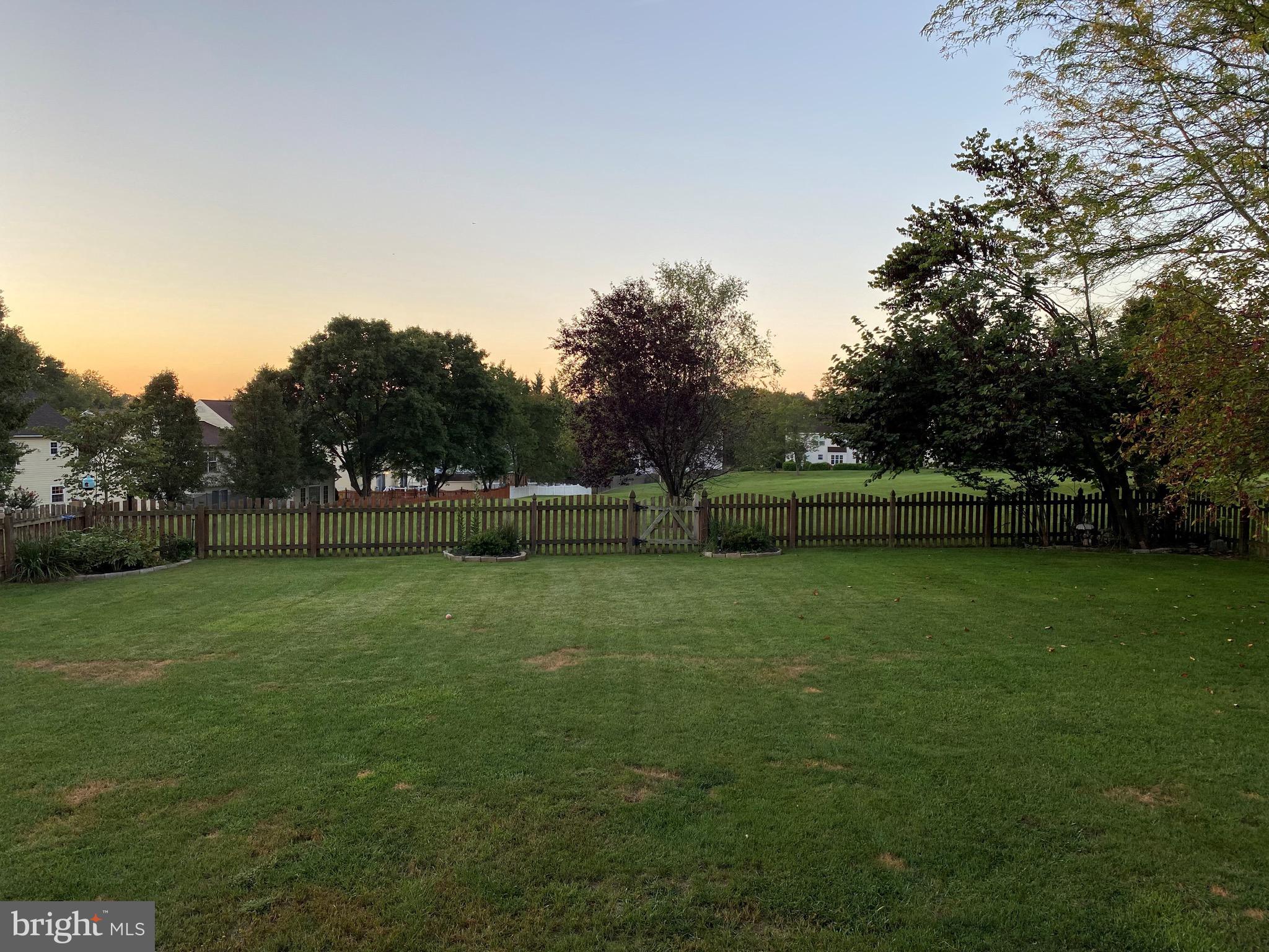 COURTS OF FOUR SEASONS - Residential