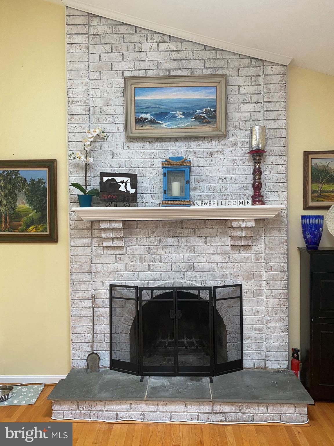 COURTS OF FOUR SEASONS - Residential