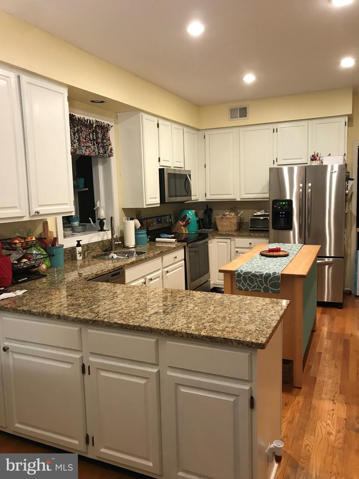 COURTS OF FOUR SEASONS - Residential