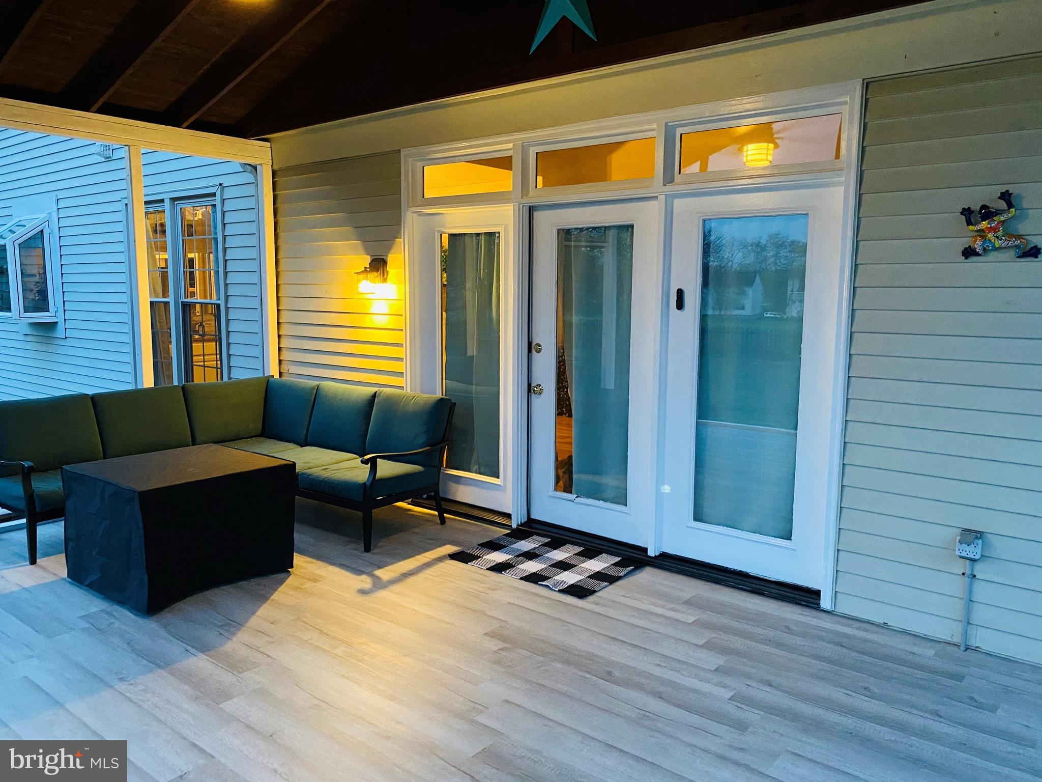 COURTS OF FOUR SEASONS - Residential