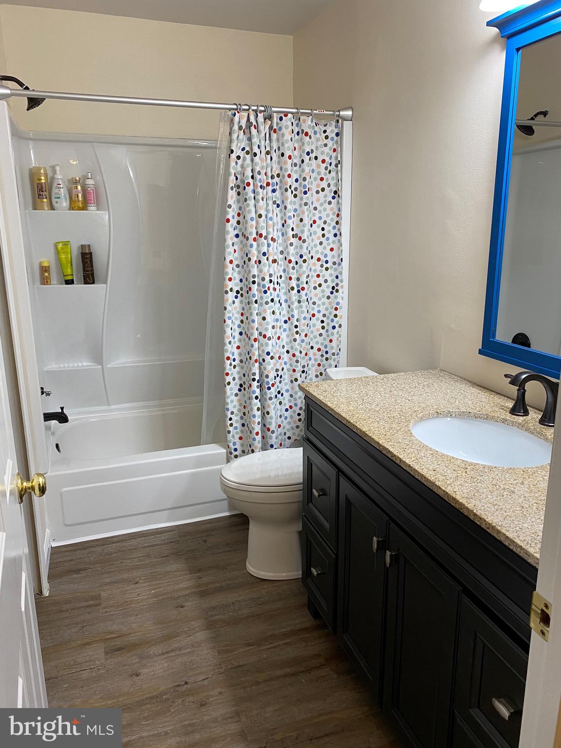 COURTS OF FOUR SEASONS - Residential