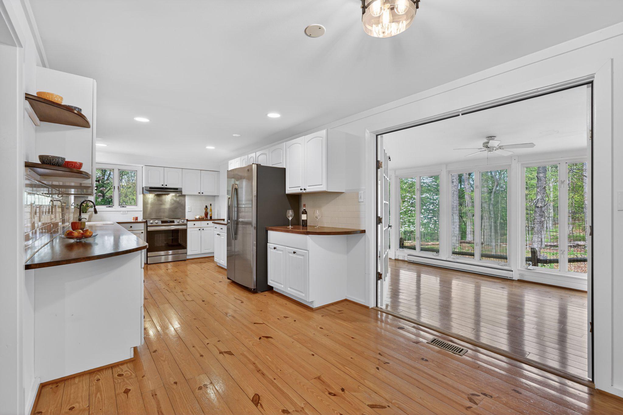 QUINCE ORCHARD KNOLLS - Residential