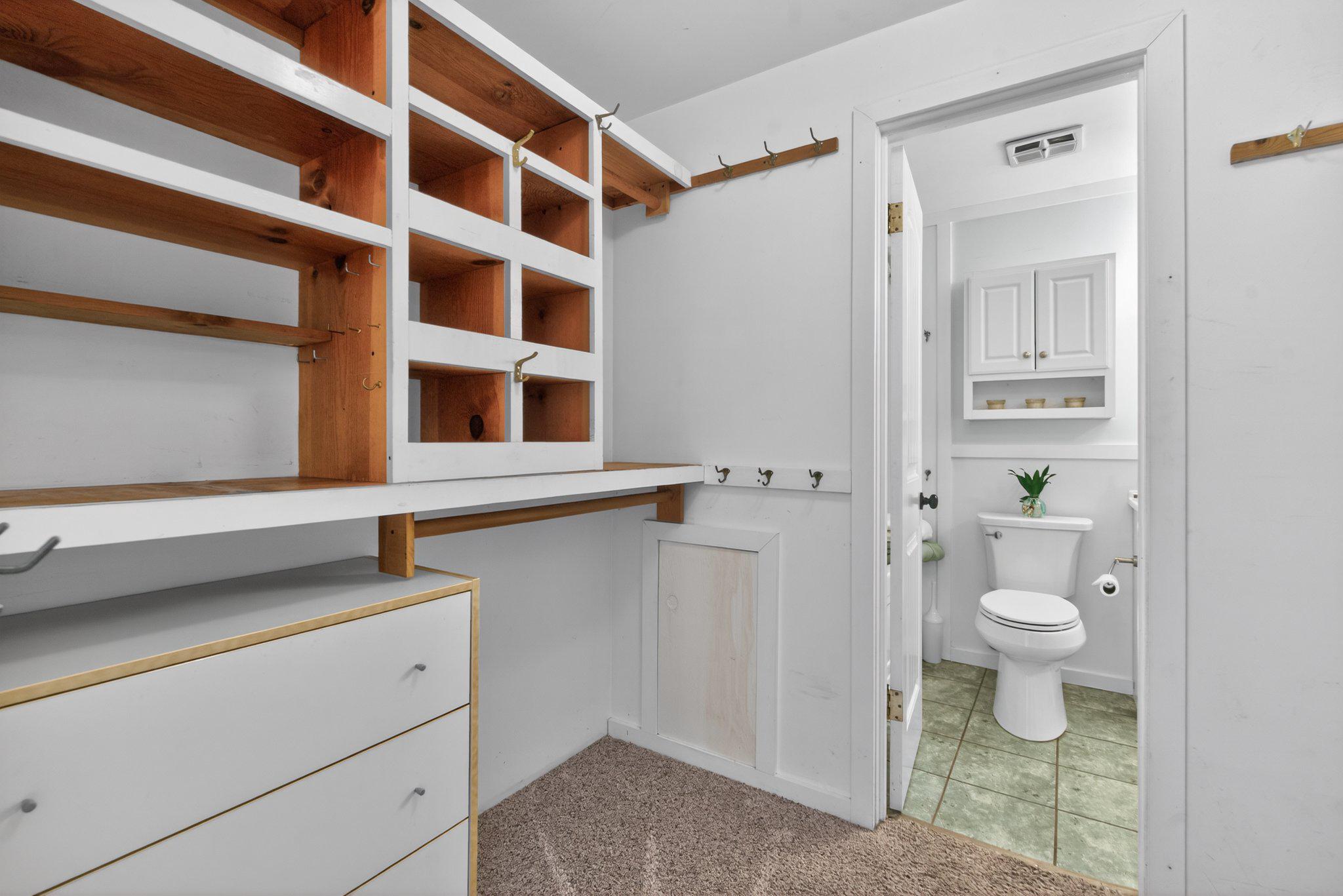 QUINCE ORCHARD KNOLLS - Residential