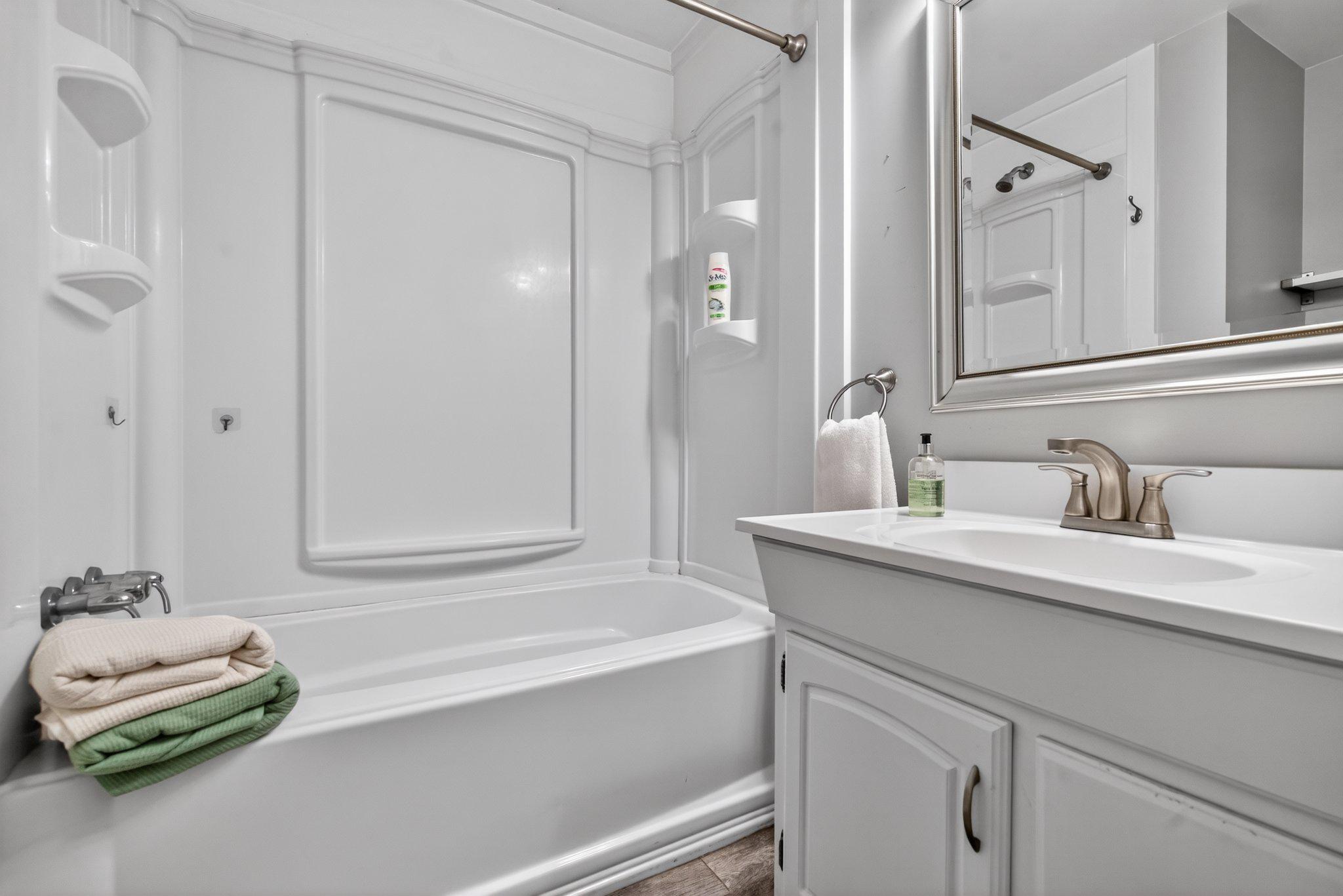 QUINCE ORCHARD KNOLLS - Residential