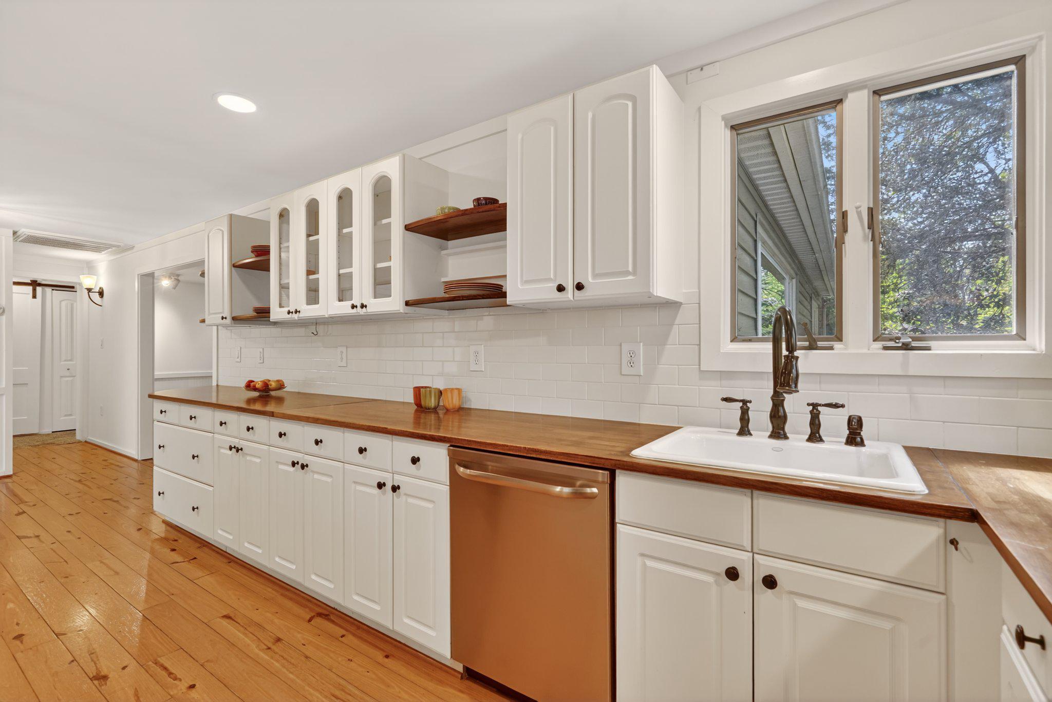 QUINCE ORCHARD KNOLLS - Residential