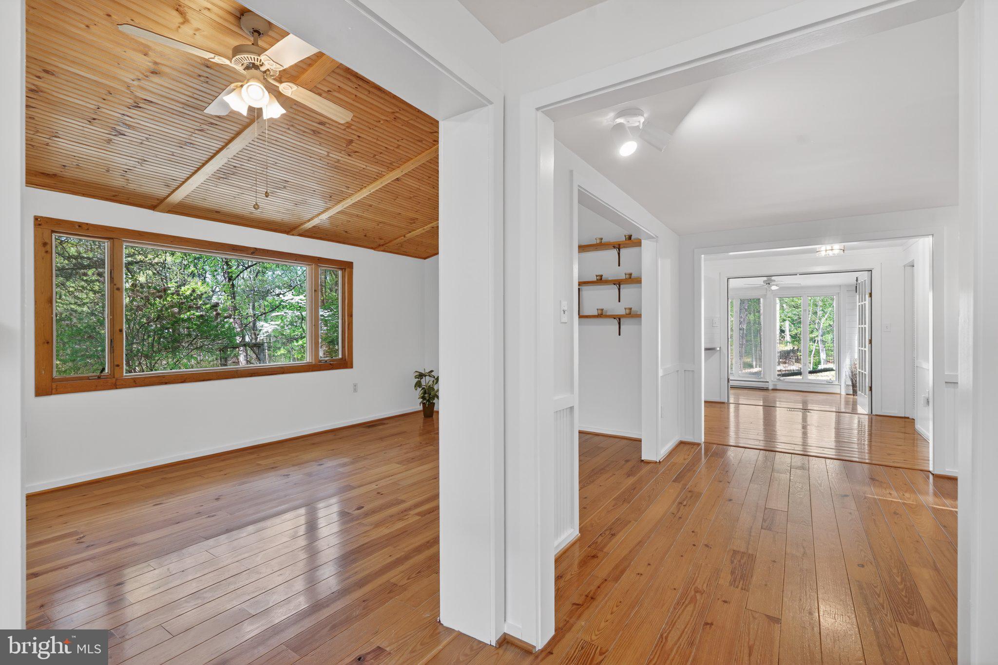 QUINCE ORCHARD KNOLLS - Residential