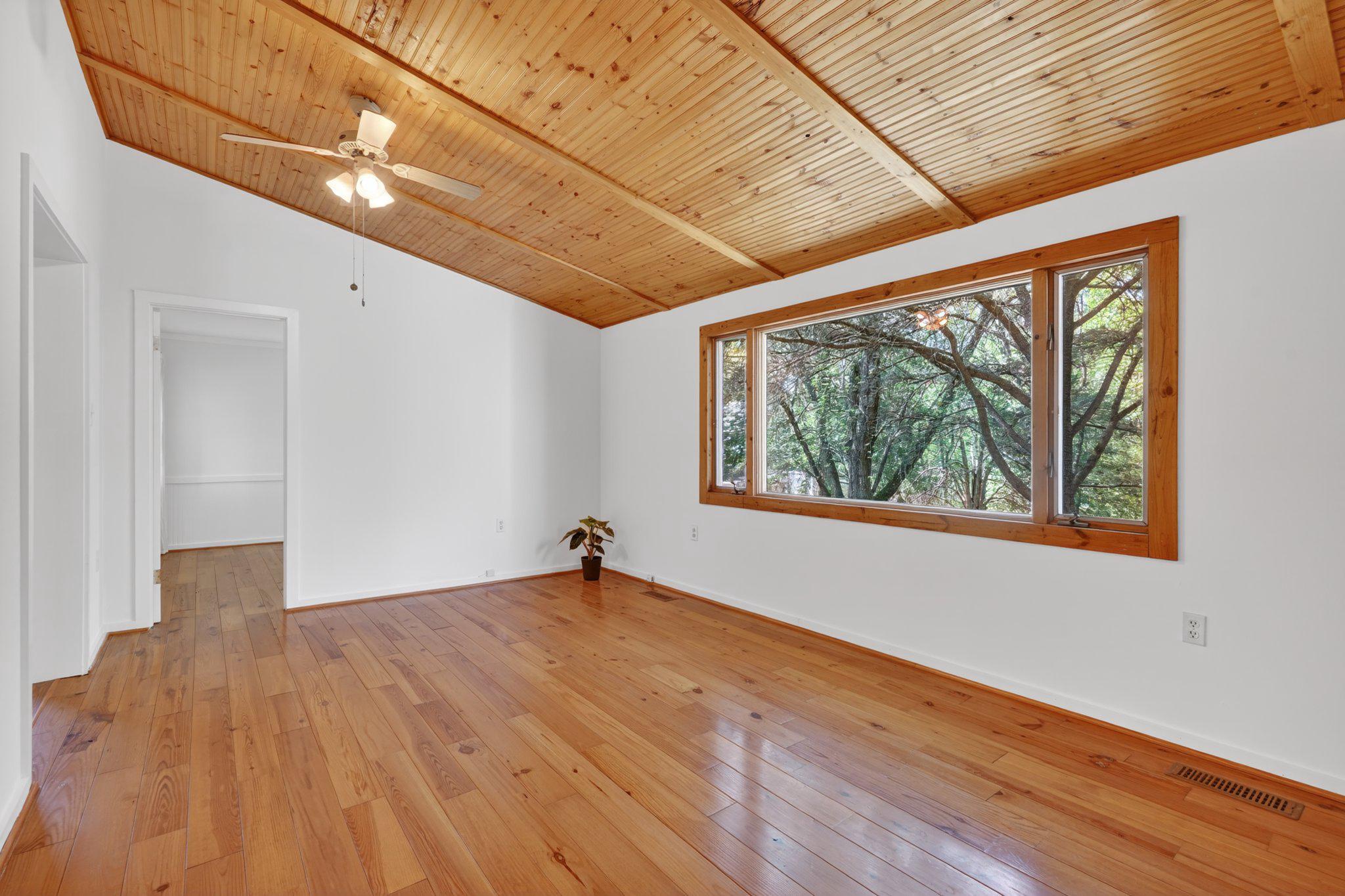 QUINCE ORCHARD KNOLLS - Residential