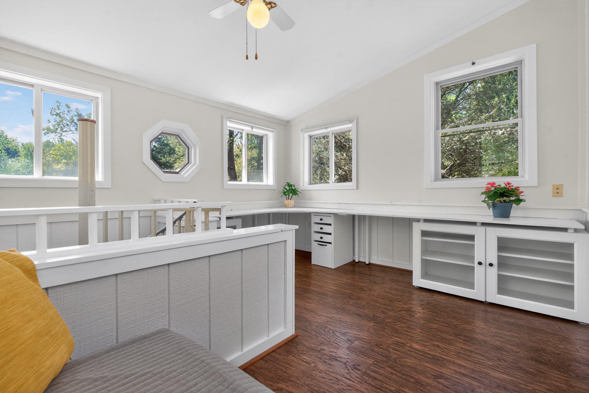 QUINCE ORCHARD KNOLLS - Residential