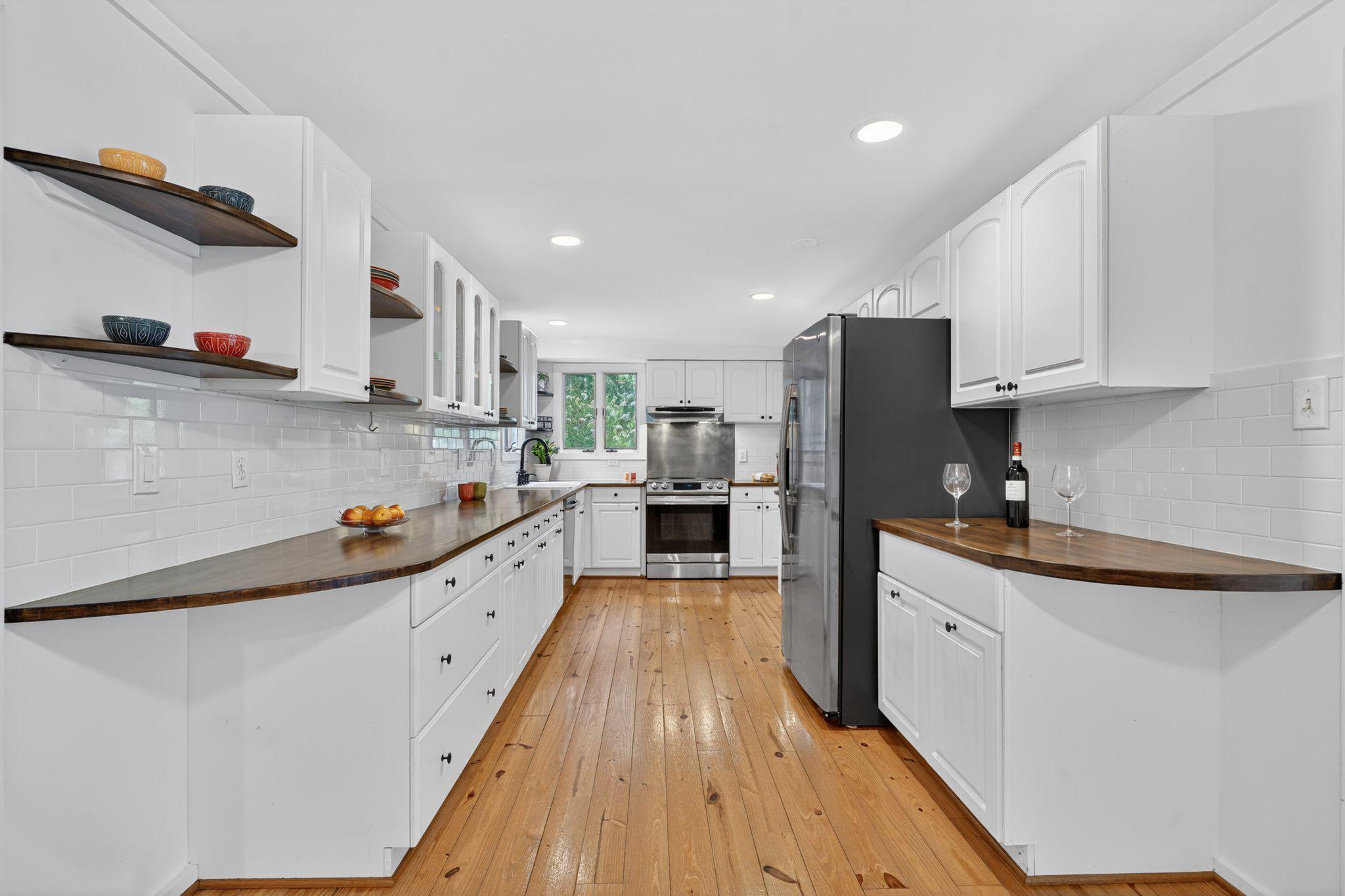 QUINCE ORCHARD KNOLLS - Residential