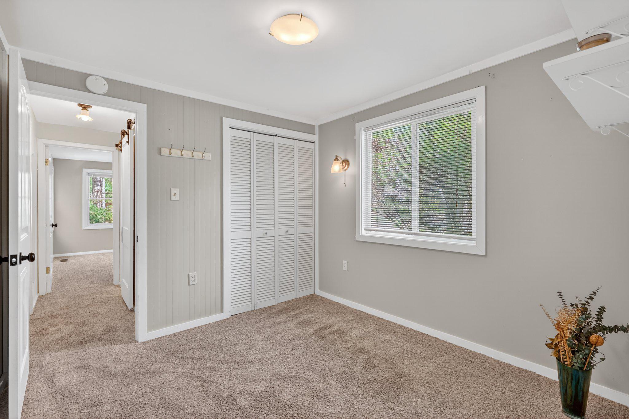 QUINCE ORCHARD KNOLLS - Residential