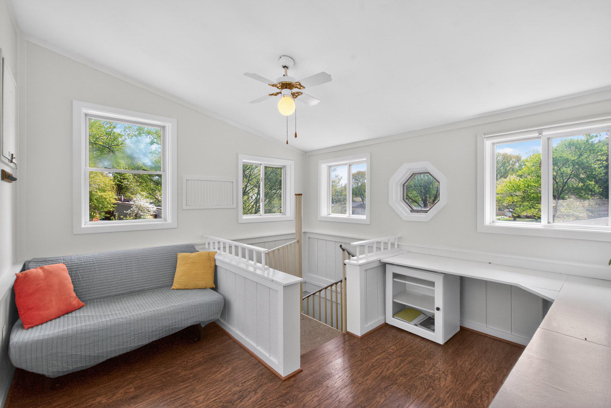 QUINCE ORCHARD KNOLLS - Residential