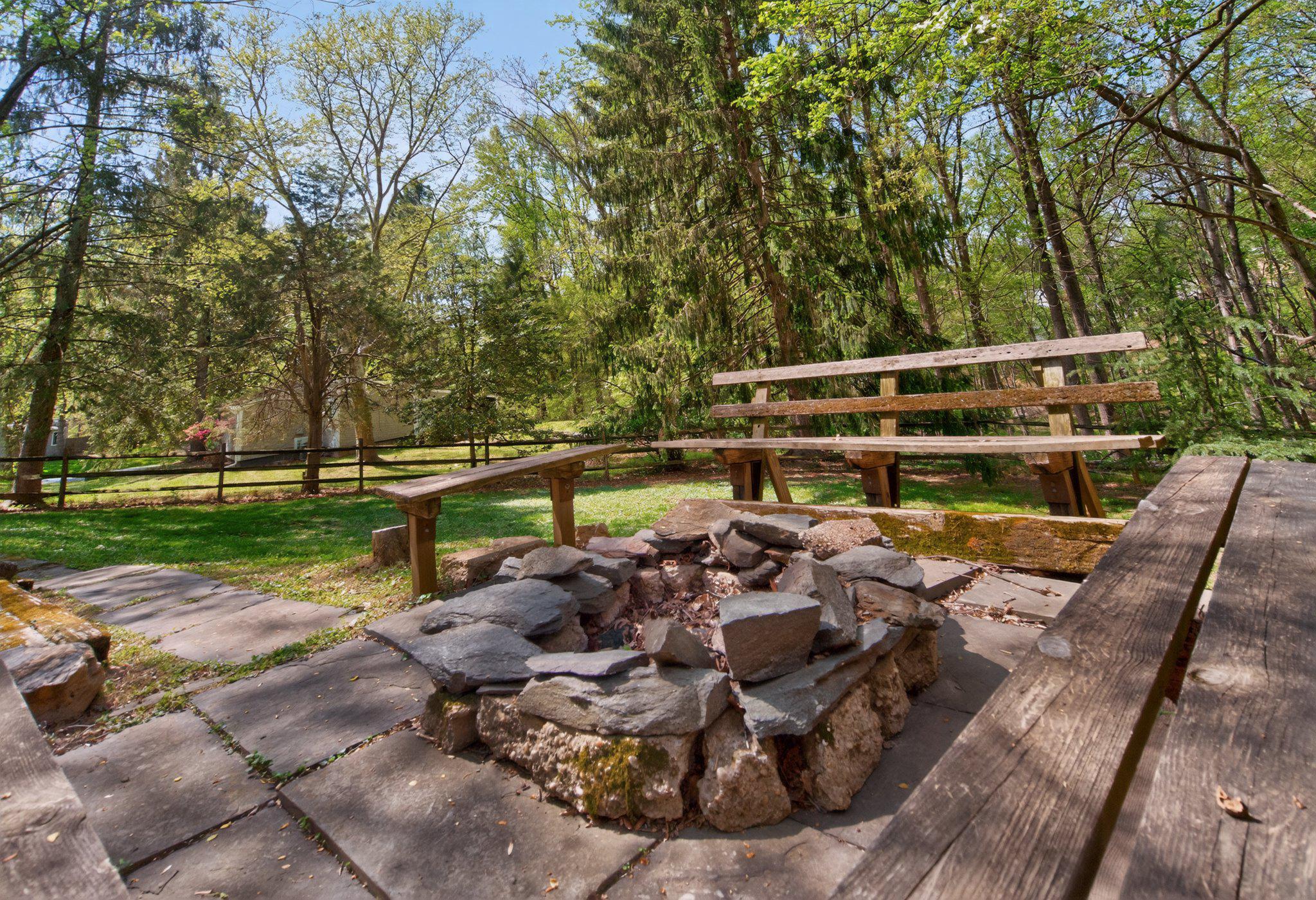 QUINCE ORCHARD KNOLLS - Residential