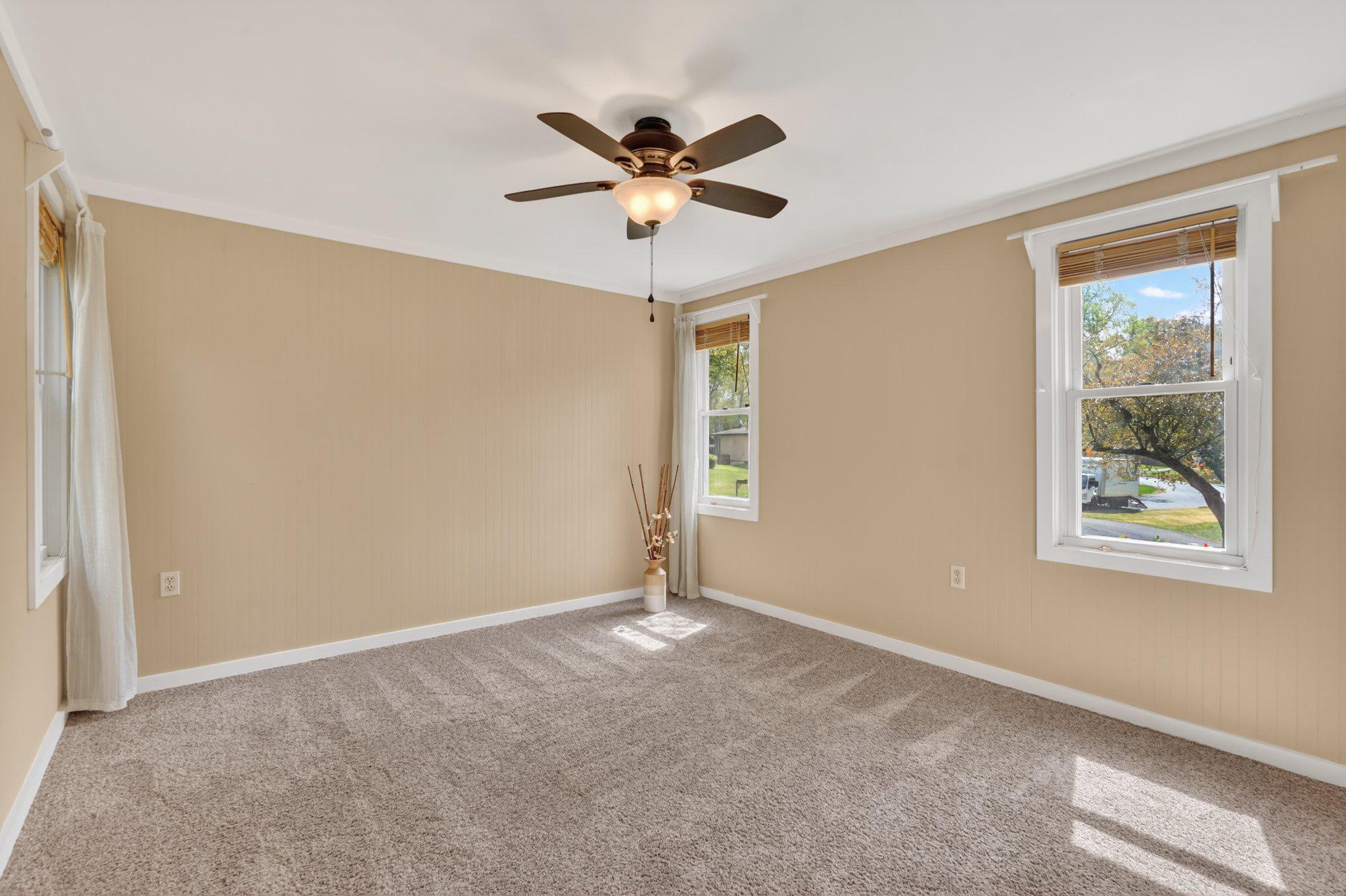 QUINCE ORCHARD KNOLLS - Residential