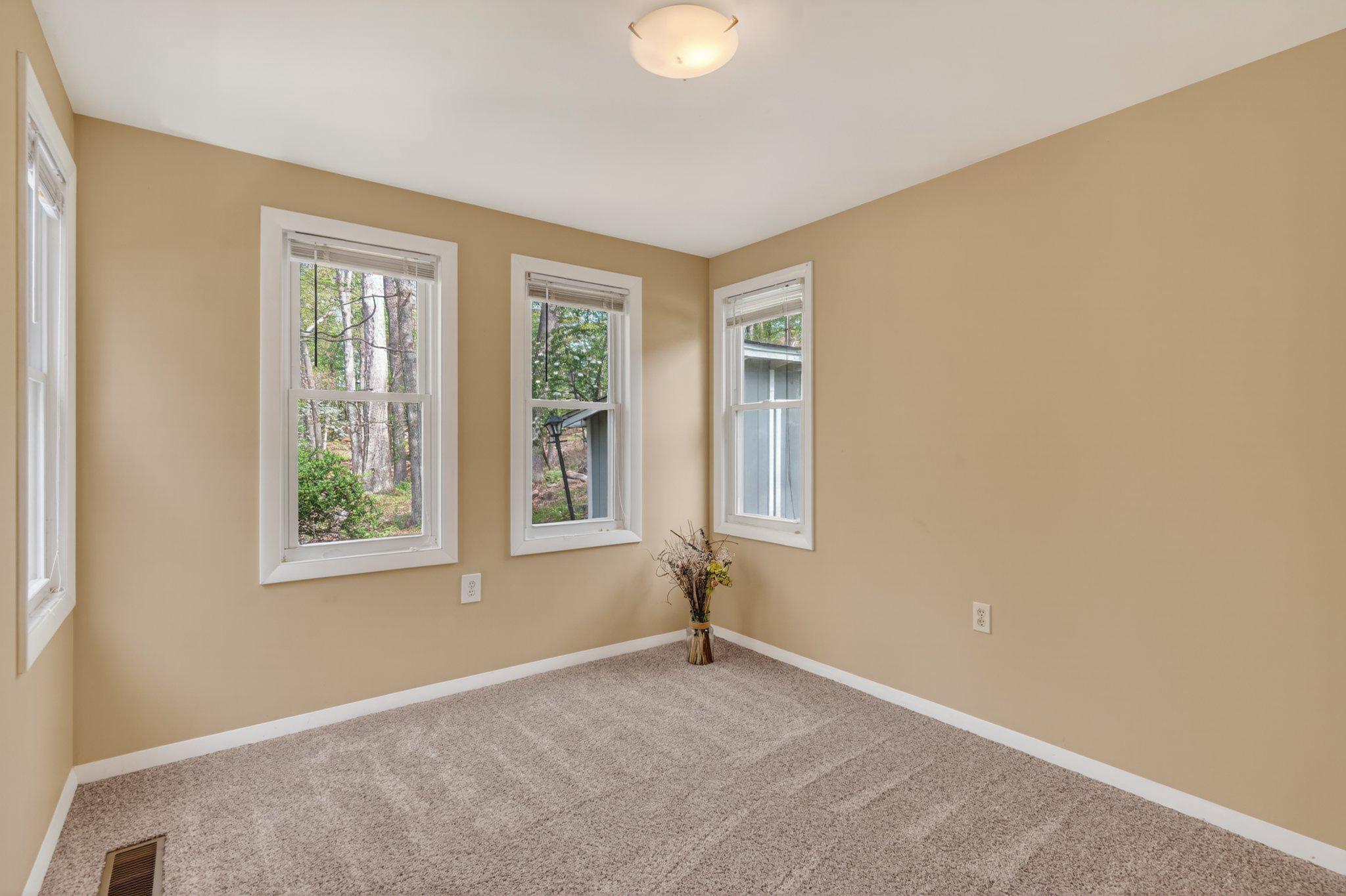 QUINCE ORCHARD KNOLLS - Residential