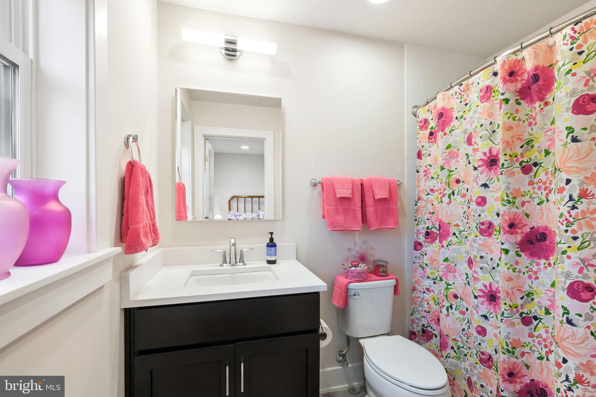 MONTGOMERY ROW - Residential