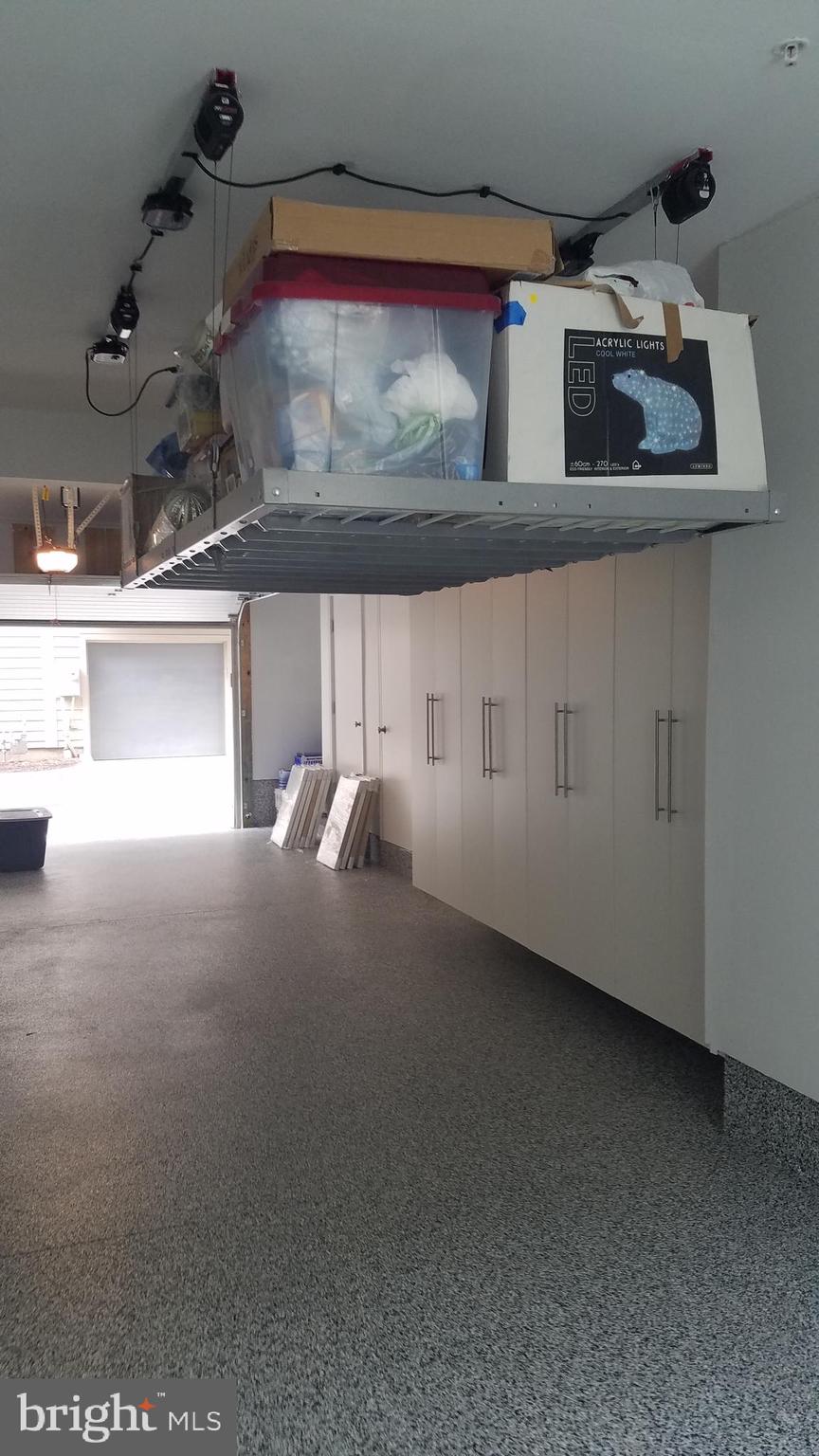 MONTGOMERY ROW - Residential