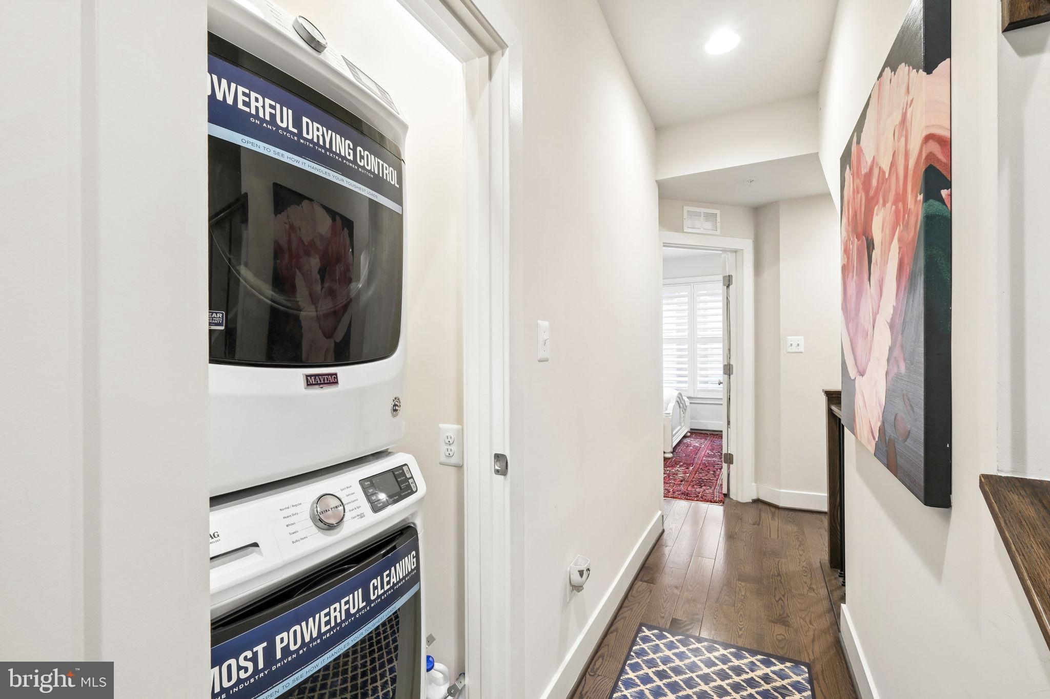 MONTGOMERY ROW - Residential