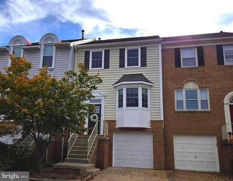 Photo of 14521 Creek Branch Court, CENTREVILLE, VA 20120 (MLS # VAFX2277580)
