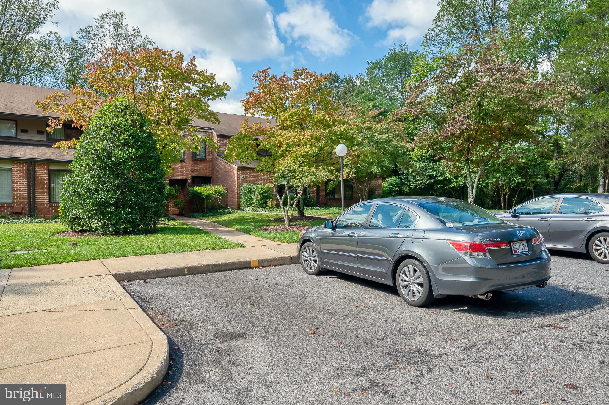 8 OAKHAMPTON DRIVE