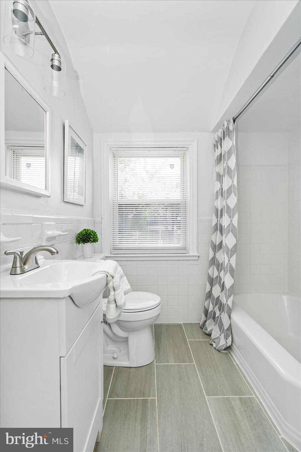 NORTHWOOD - Residential