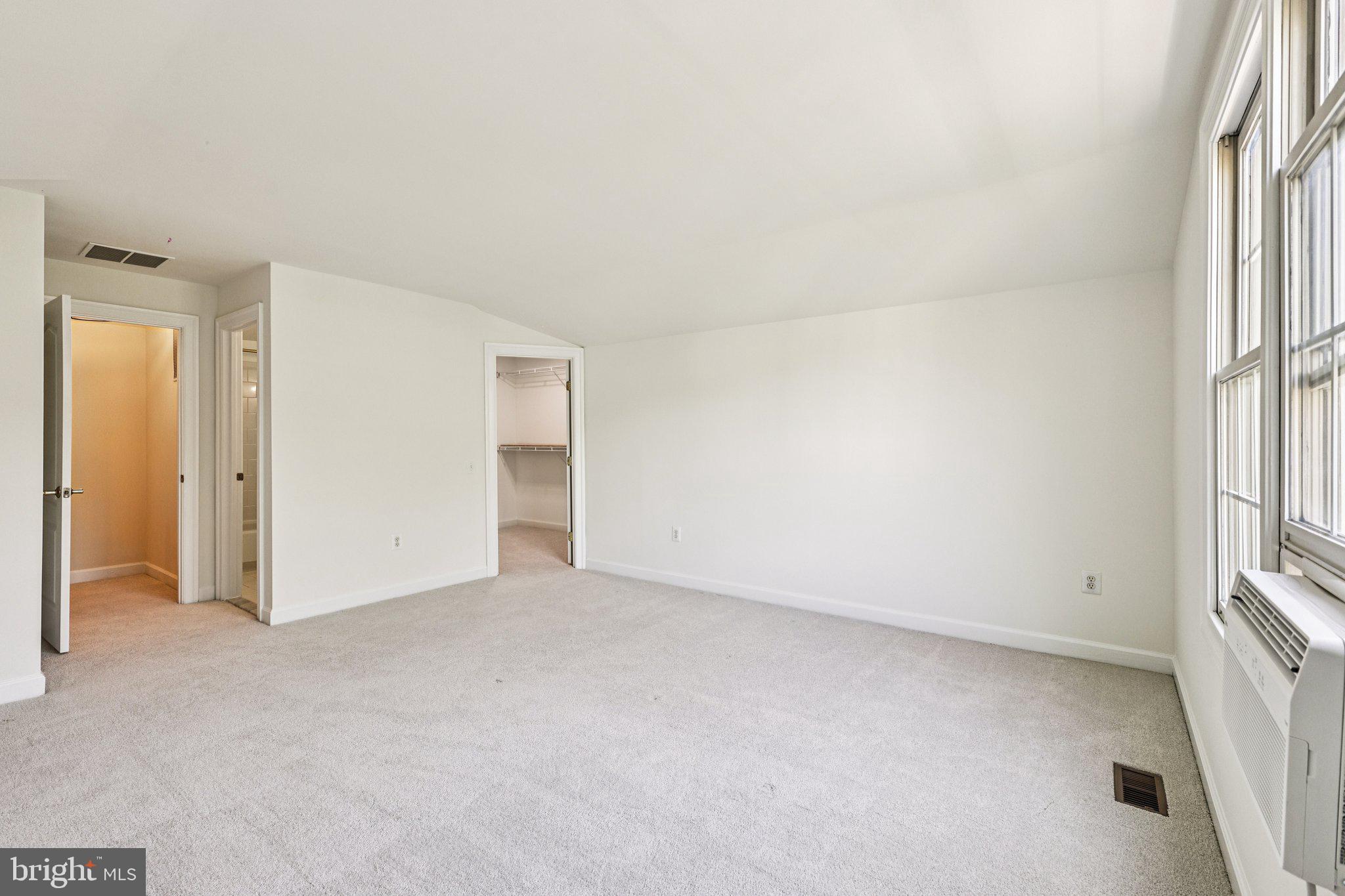 COUNTRY CREEK - Residential