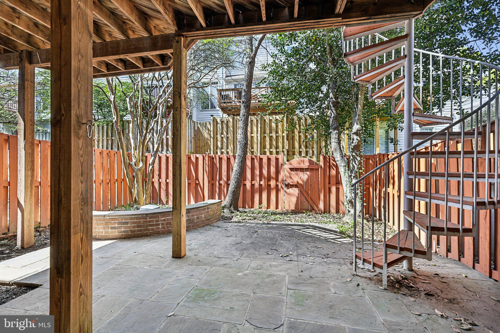 COUNTRY CREEK - Residential