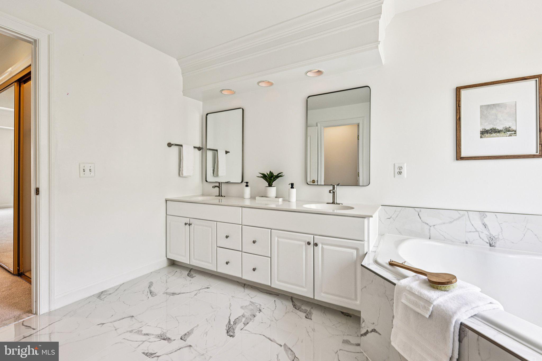 COUNTRY CREEK - Residential