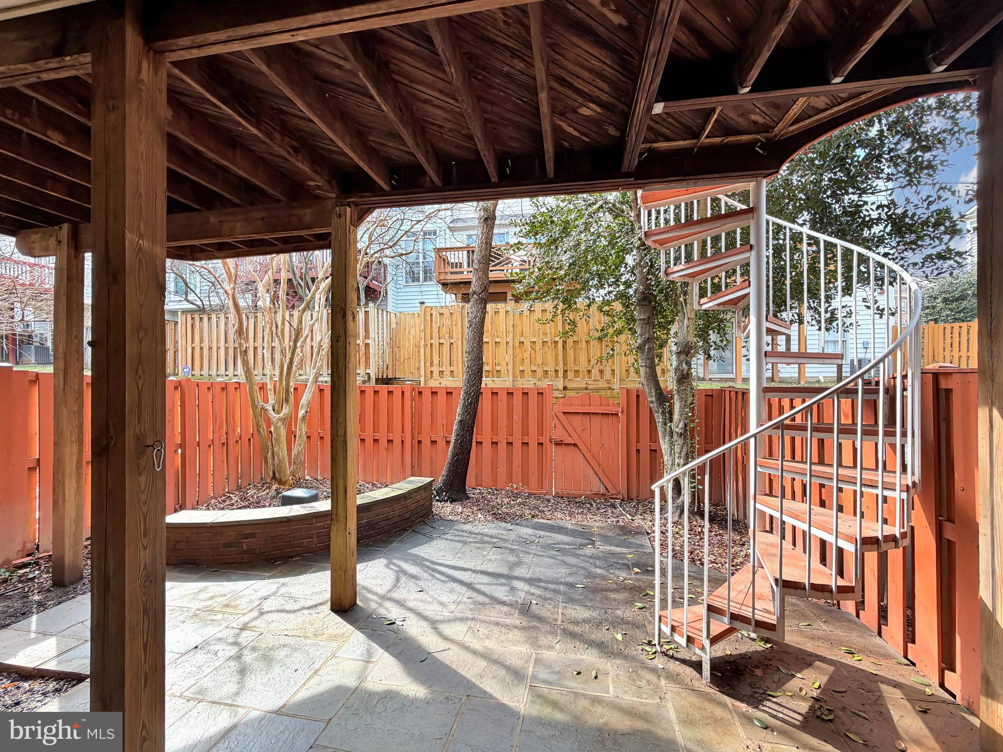 COUNTRY CREEK - Residential