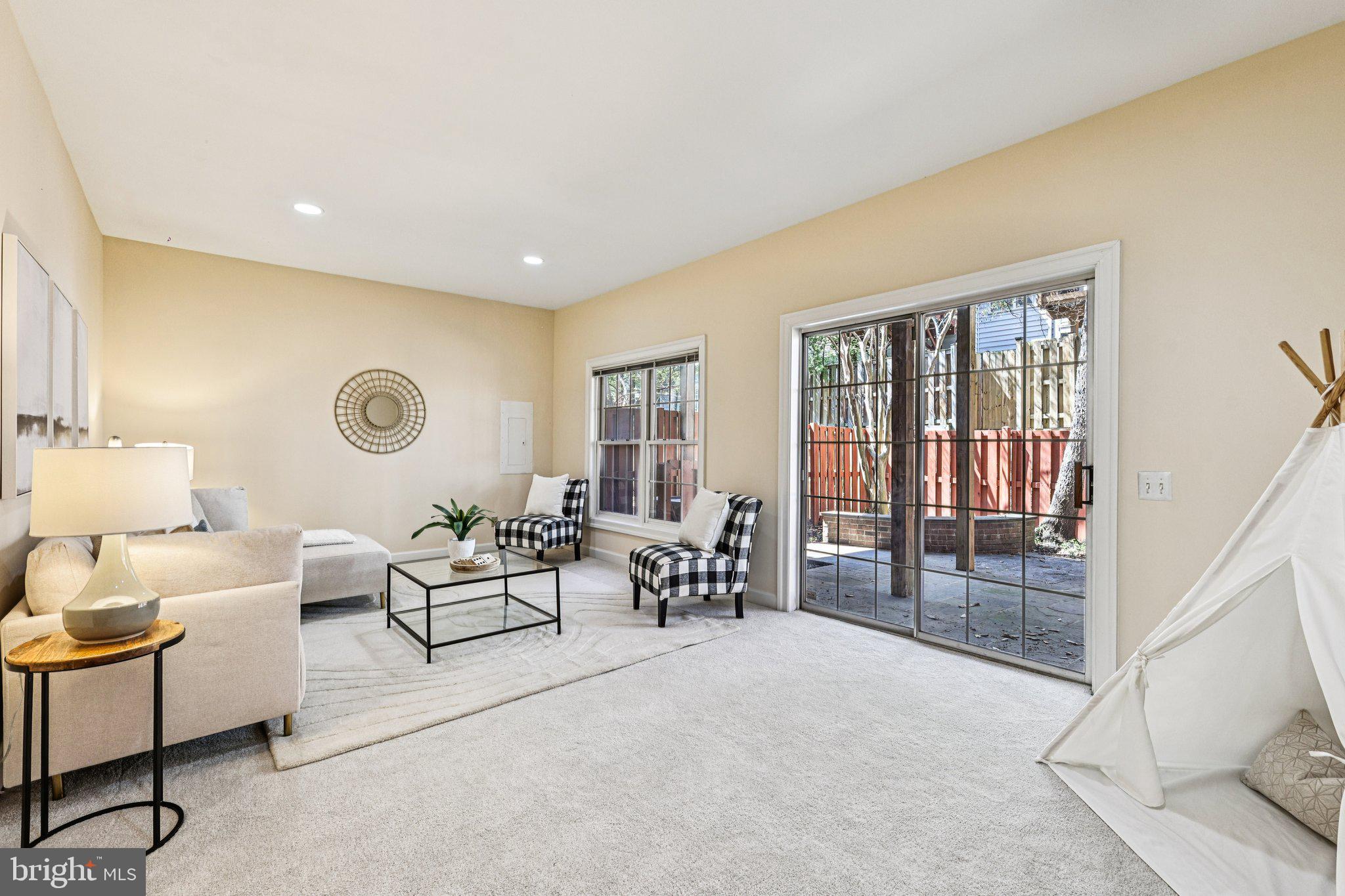 COUNTRY CREEK - Residential