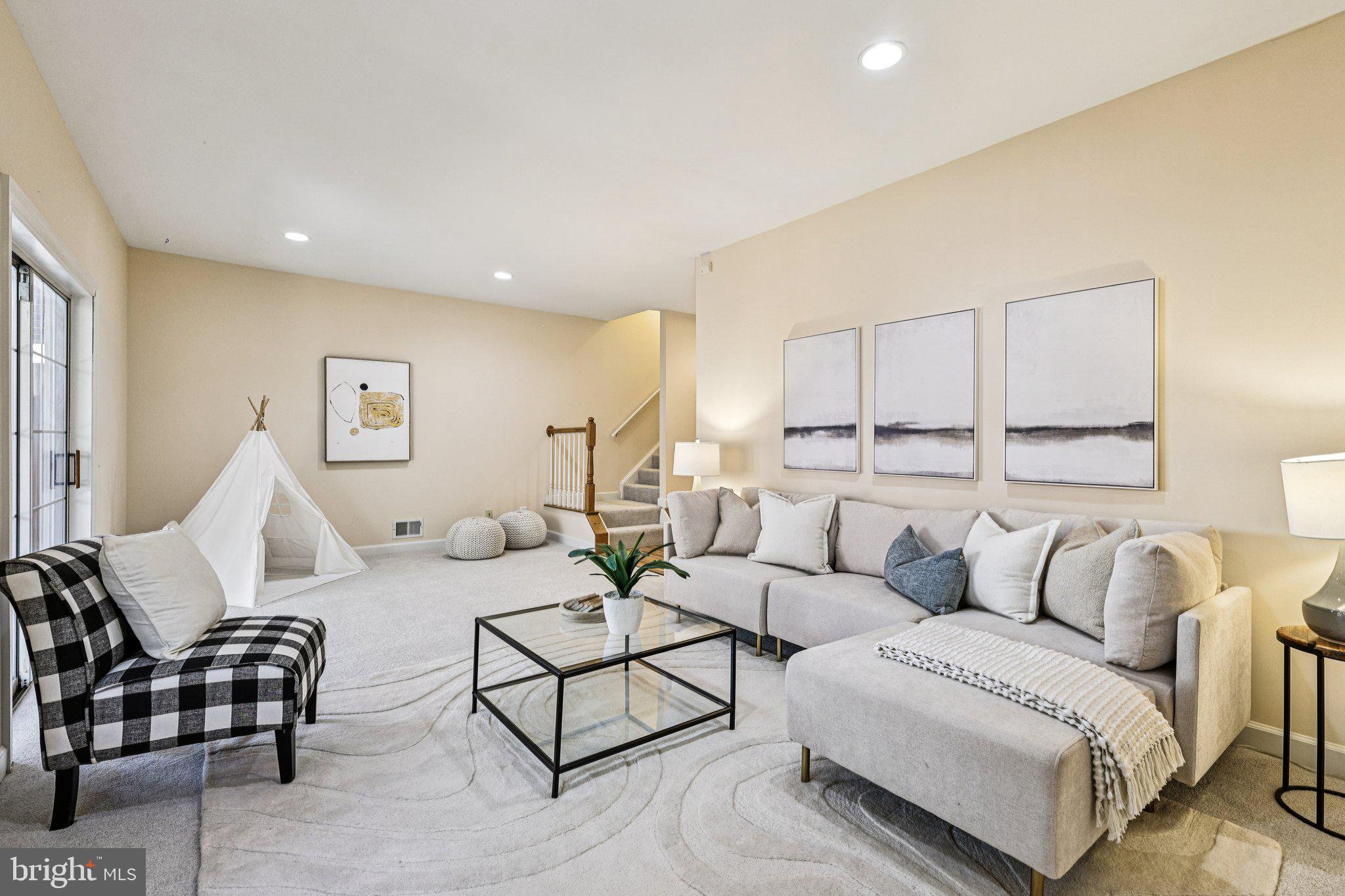 COUNTRY CREEK - Residential