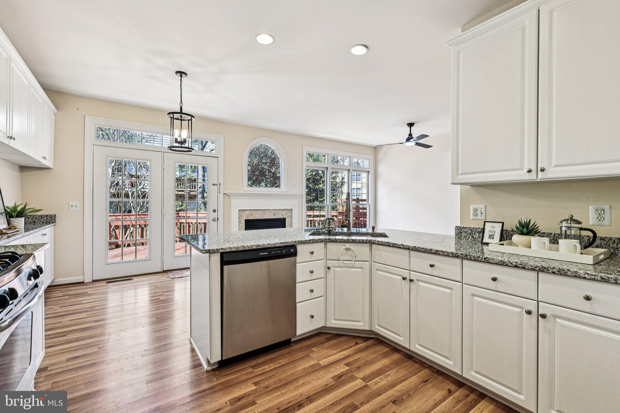 COUNTRY CREEK - Residential